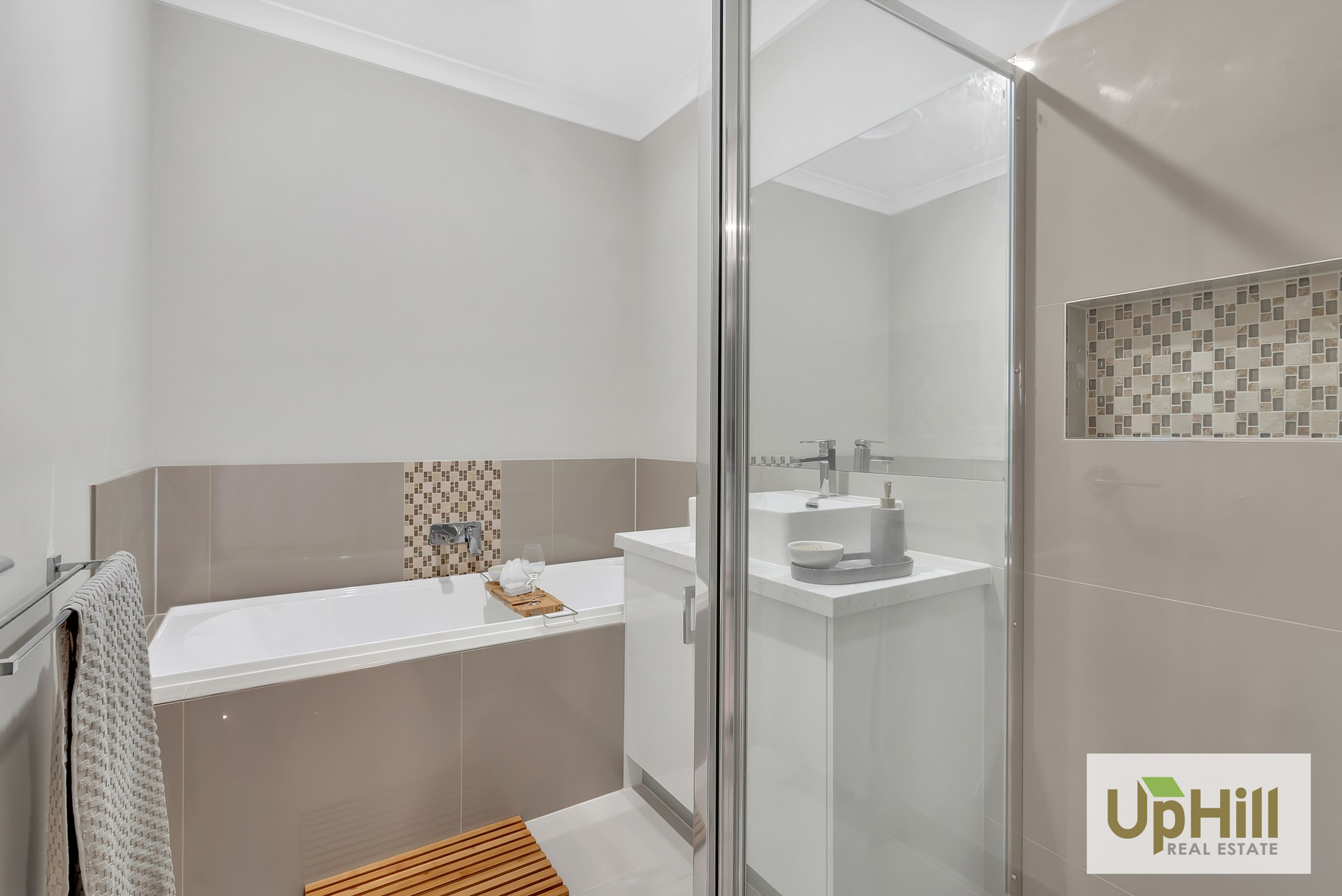 31 BABYLON CRESCENT, Clyde North - Thumbnail 8