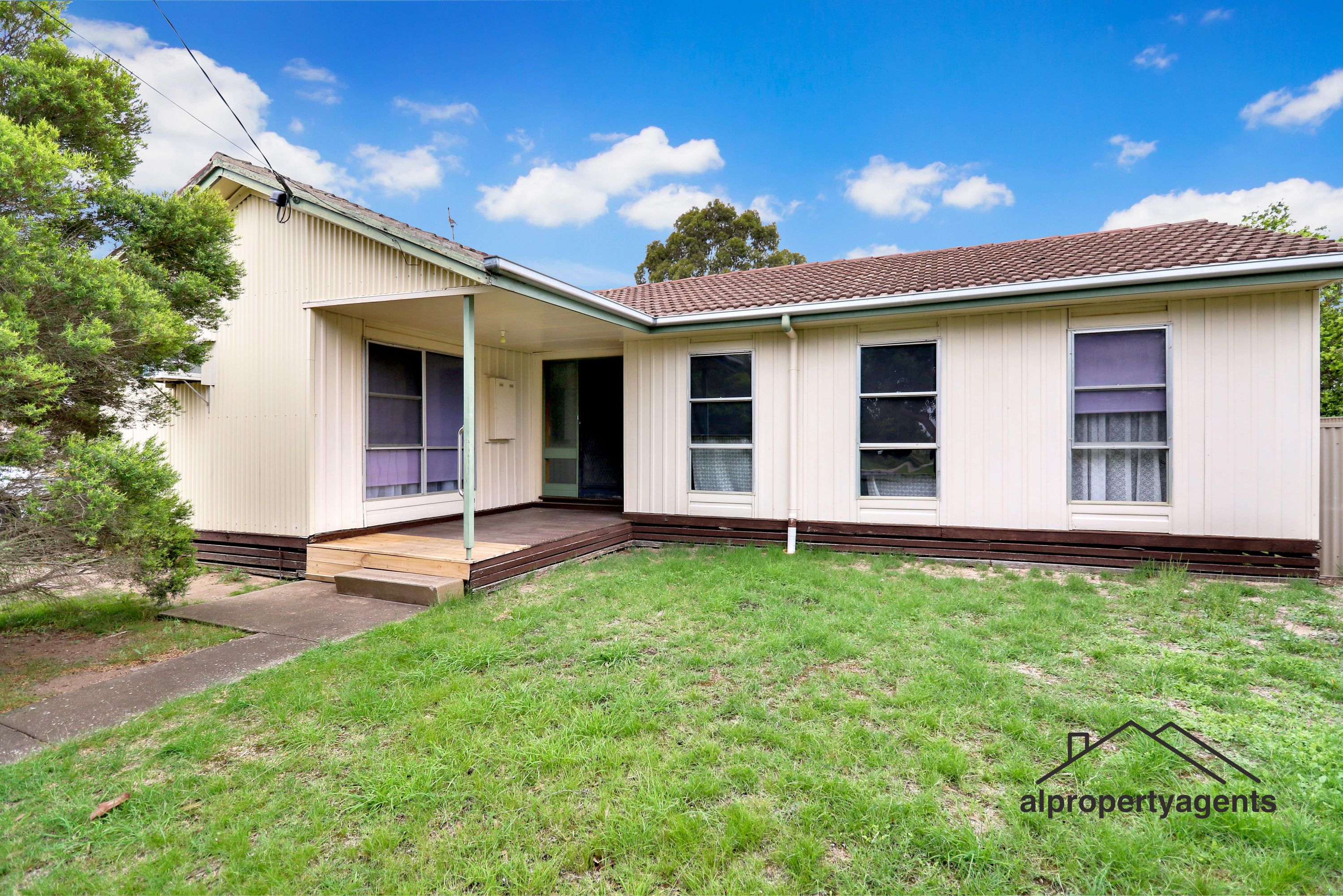 12 Shirley Street, Horsham VIC 3400