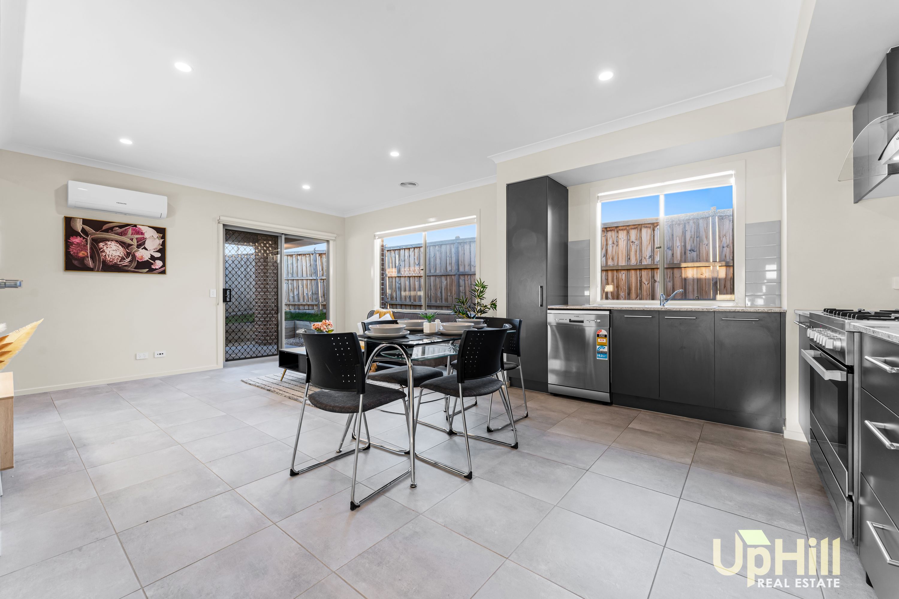 39 Cheddington Road, Cranbourne East - Thumbnail 6