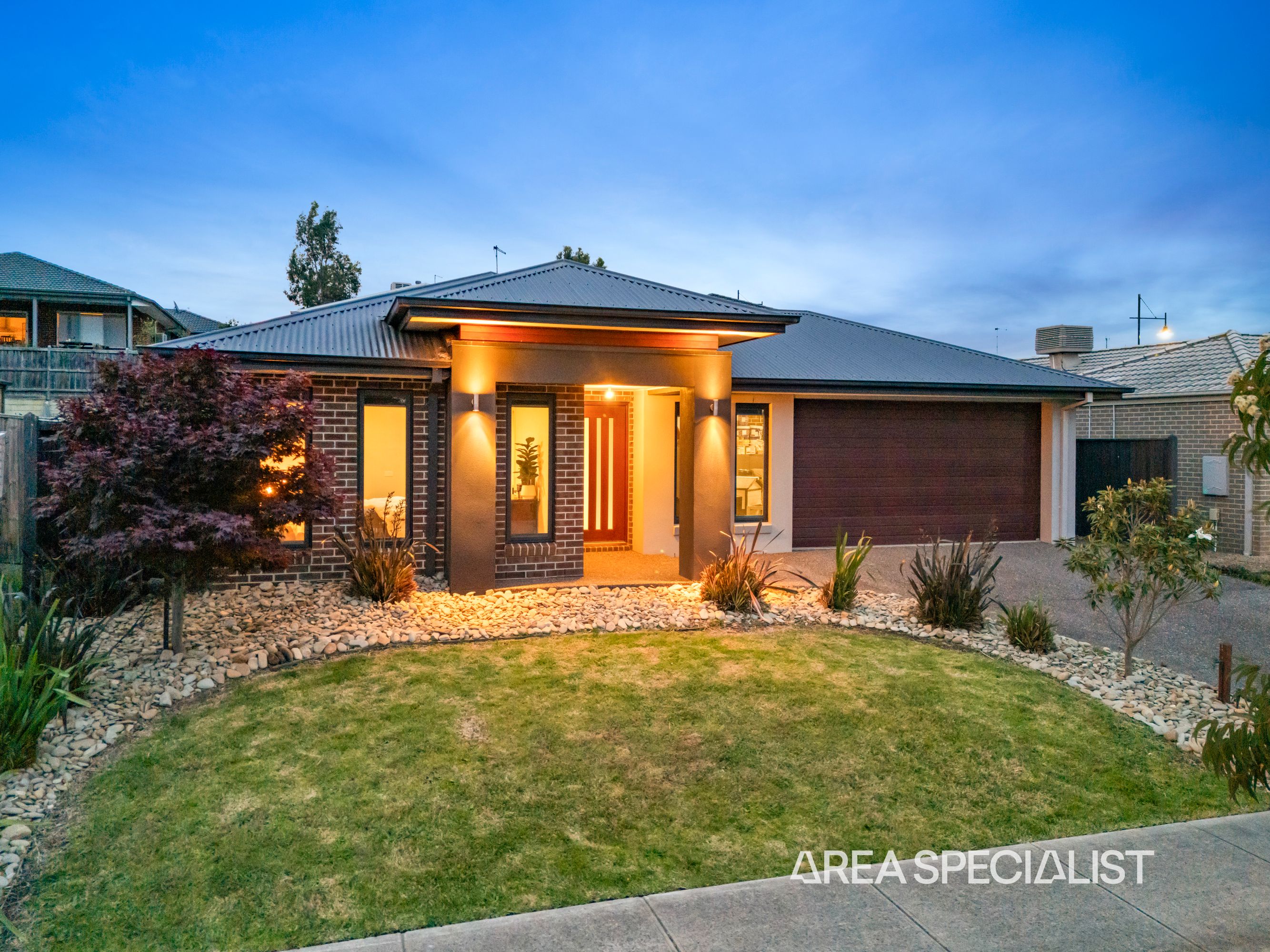 17 Viewgrand Drive, Pakenham