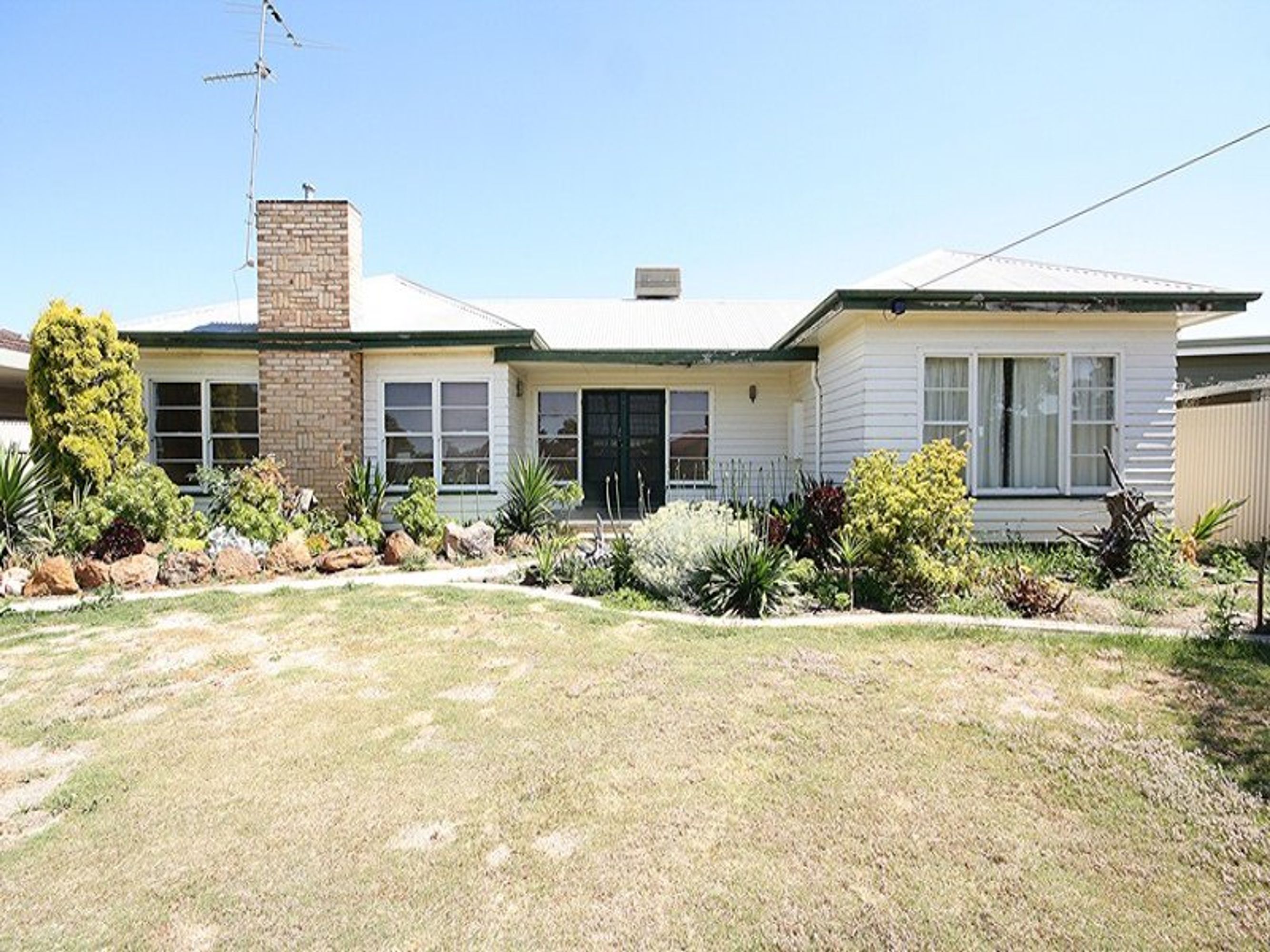 2 Ivy Street, Horsham VIC 3400, Horsham - Thumbnail 2