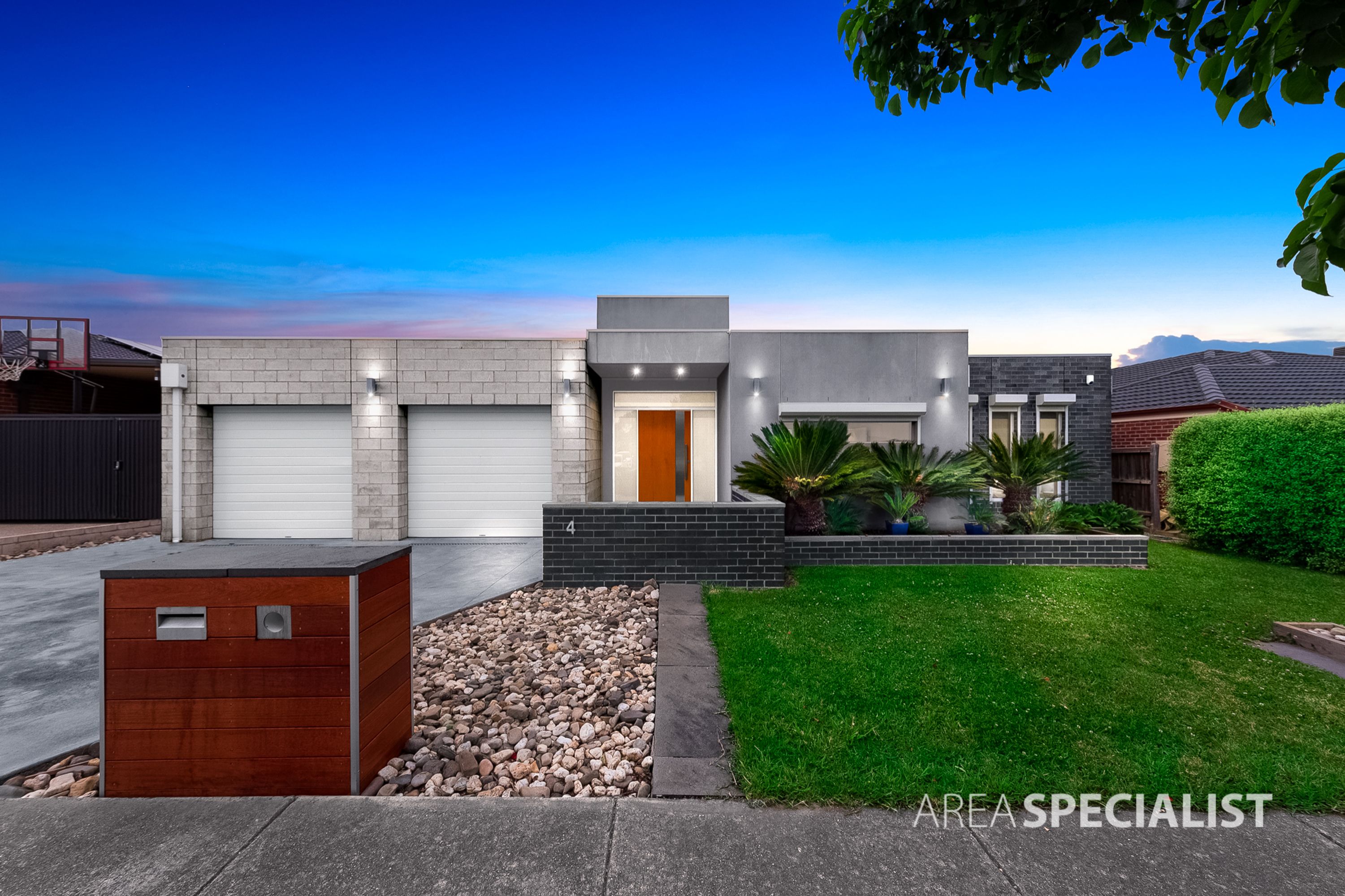 4 Syon Court, Burnside Heights VIC 3023, Burnside Heights - Thumbnail 2