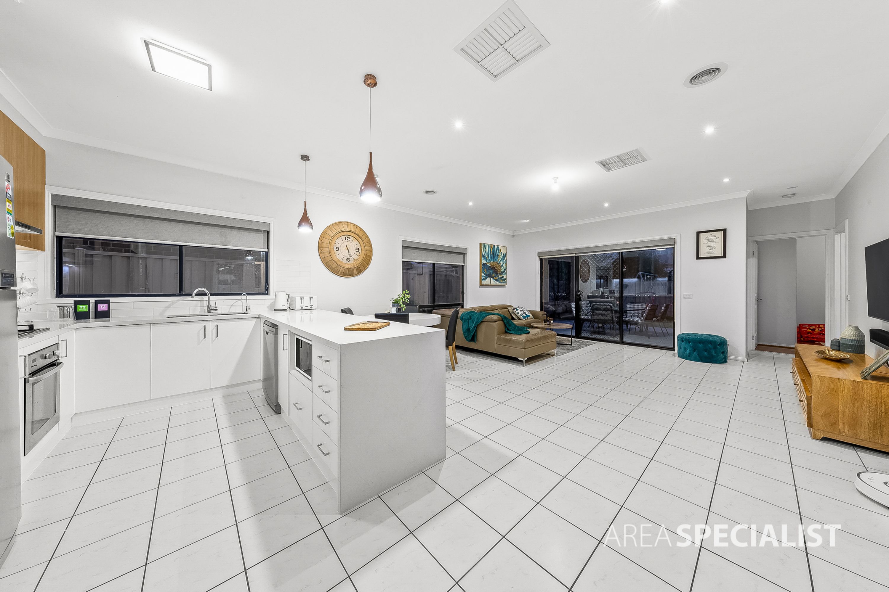 32 Cobaw Circuit, Caroline Springs VIC 3023, Caroline Springs - Thumbnail 5
