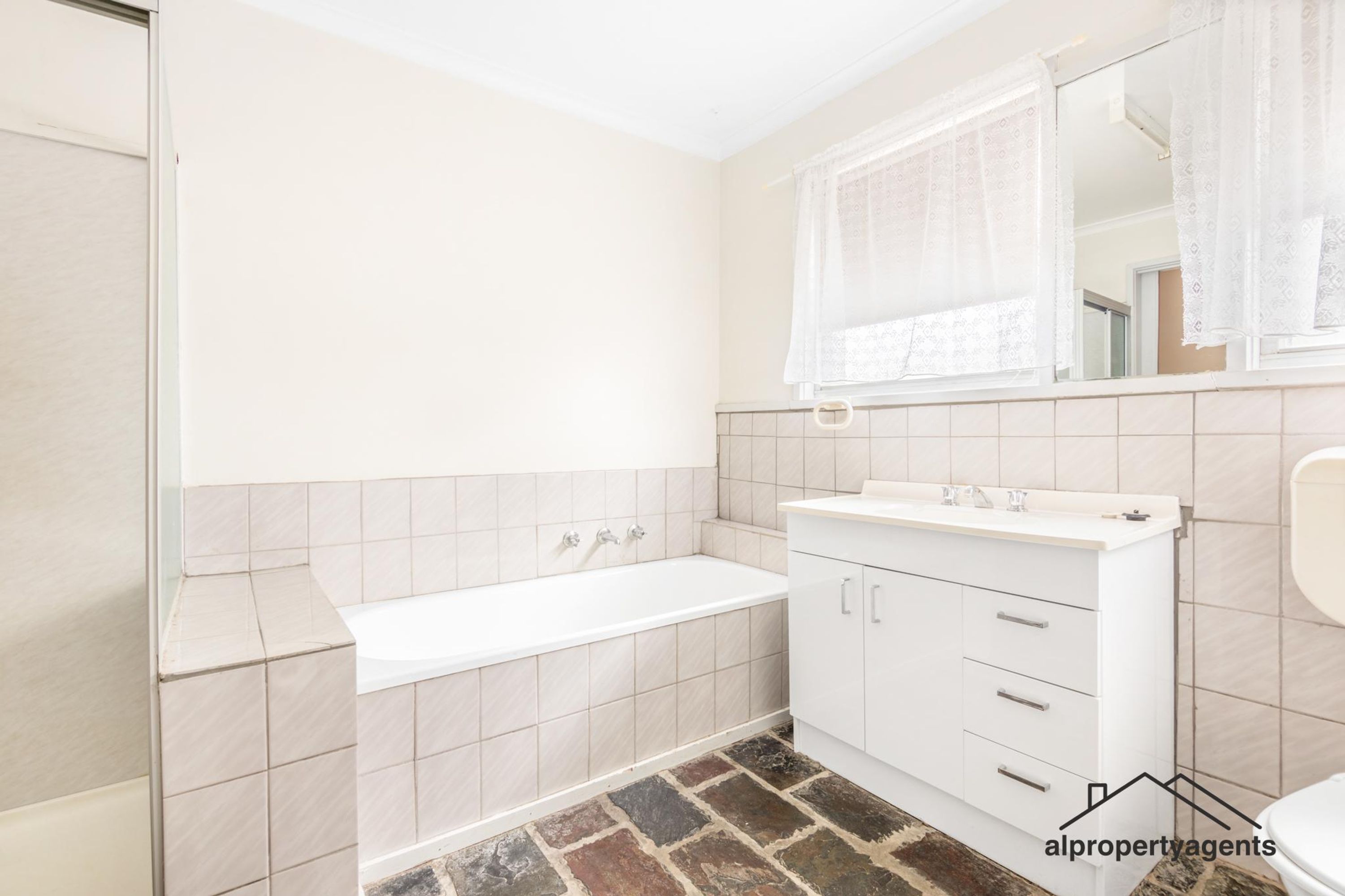 8 Forsyth Avenue, Horsham VIC 3400, Horsham - Thumbnail 7