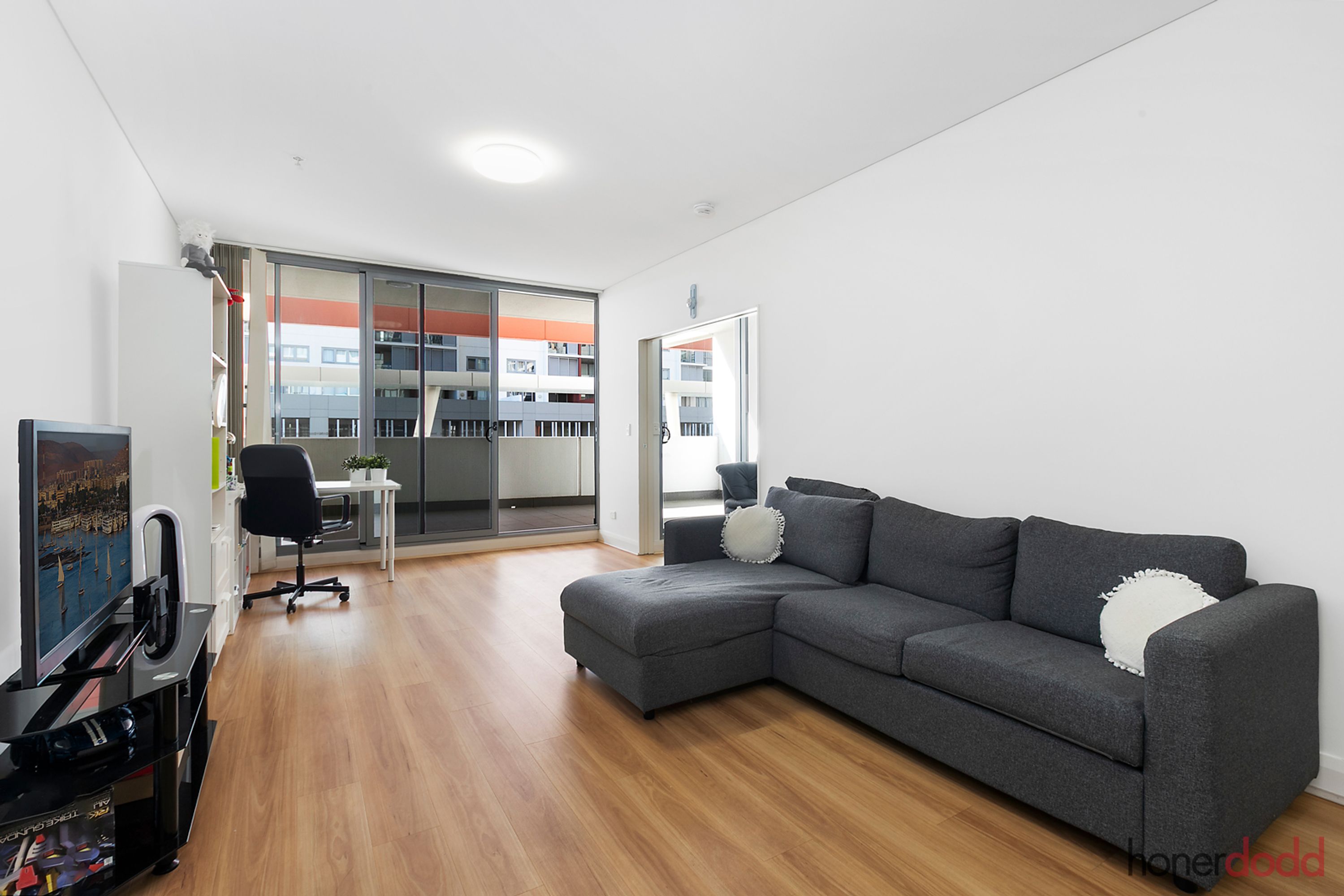 210/101 Forest Road, Hurstville, Hurstville - Thumbnail 3