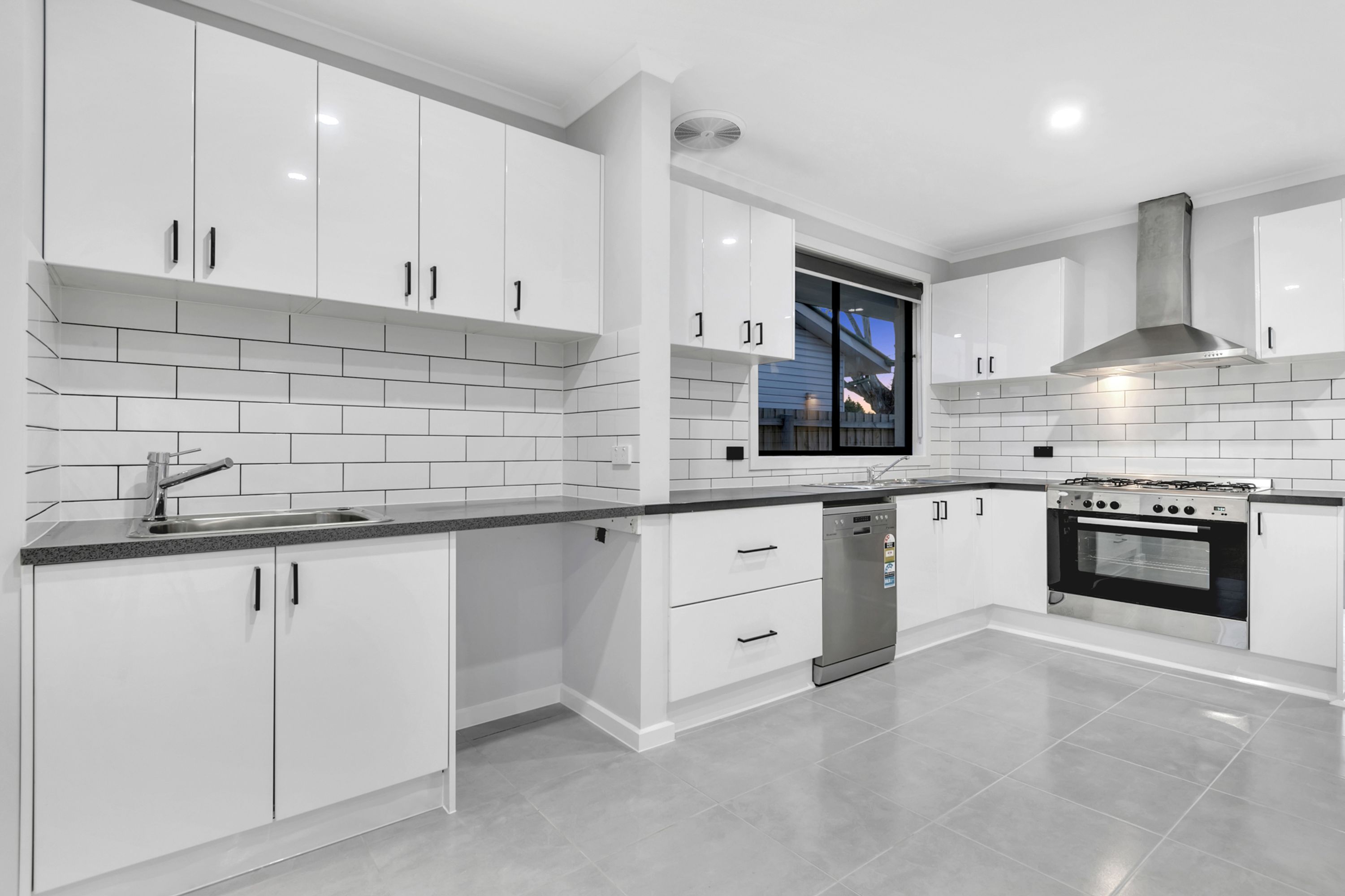 110 Robin Avenue, Norlane VIC 3214, Norlane - Thumbnail 2