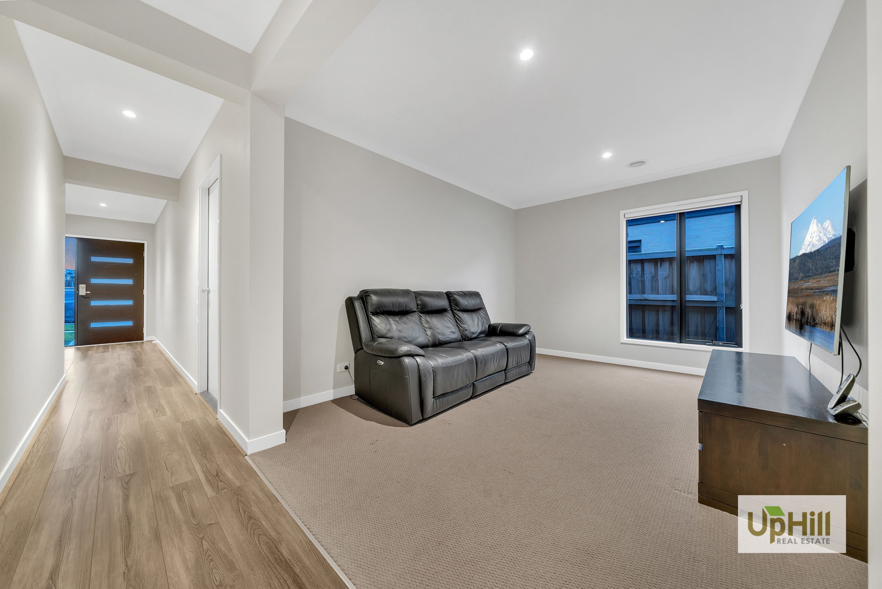 12 Ritchie Drive, Clyde North - Thumbnail 4