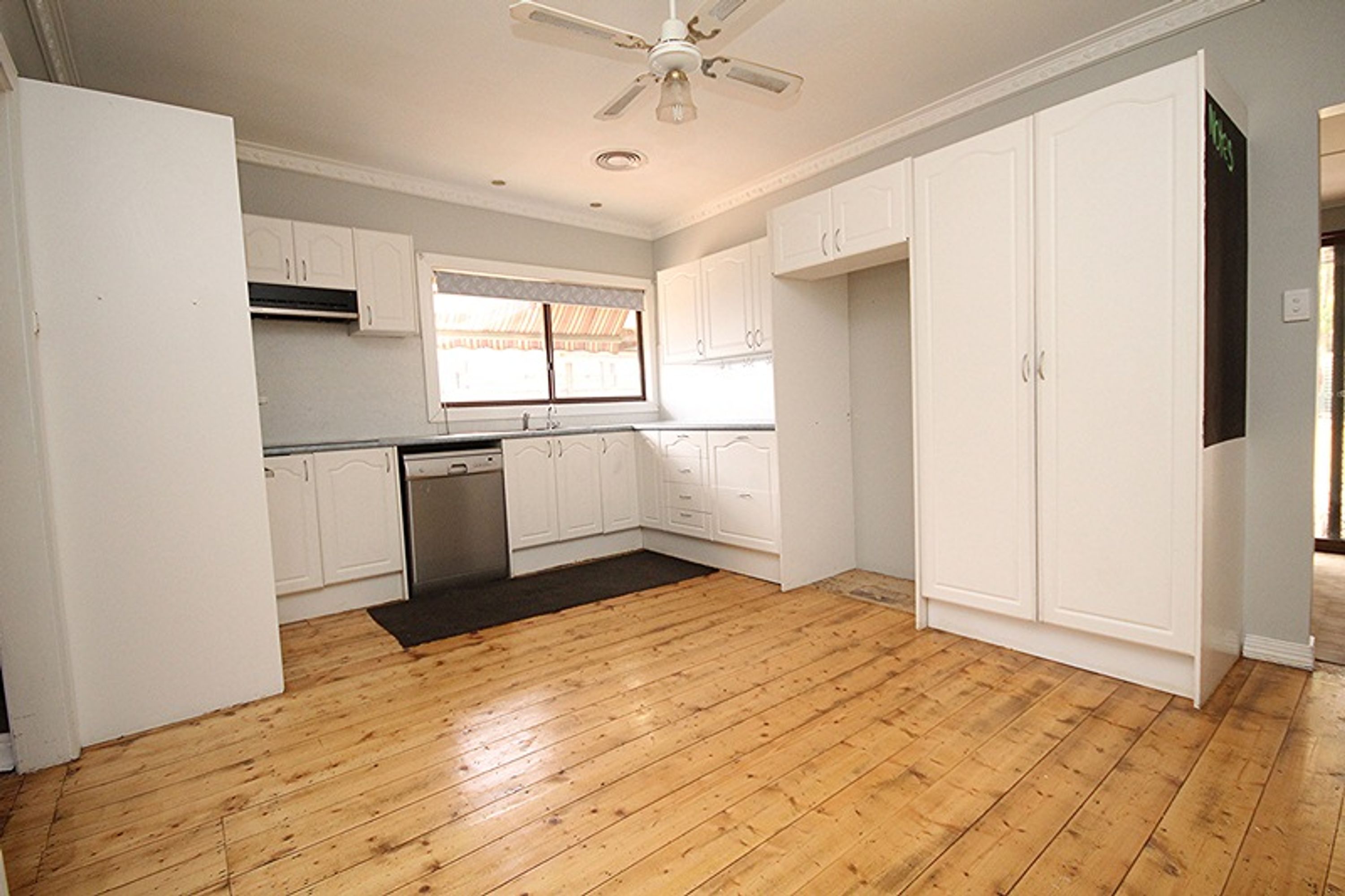 34 Queen Street, Nhill VIC 3418, Nhill - Thumbnail 2