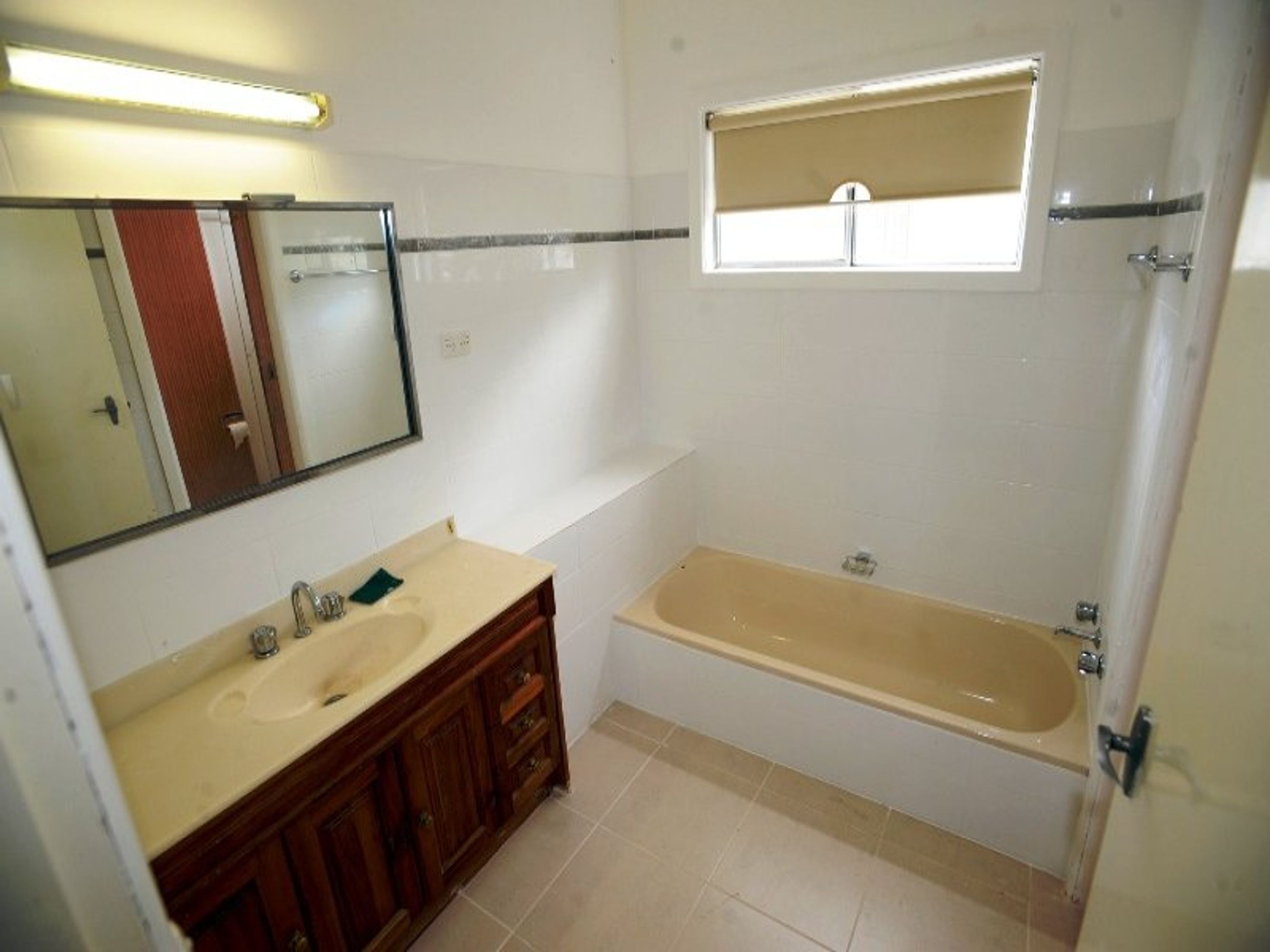 14 Laurel Street, Horsham VIC 3400, Horsham - Thumbnail 2