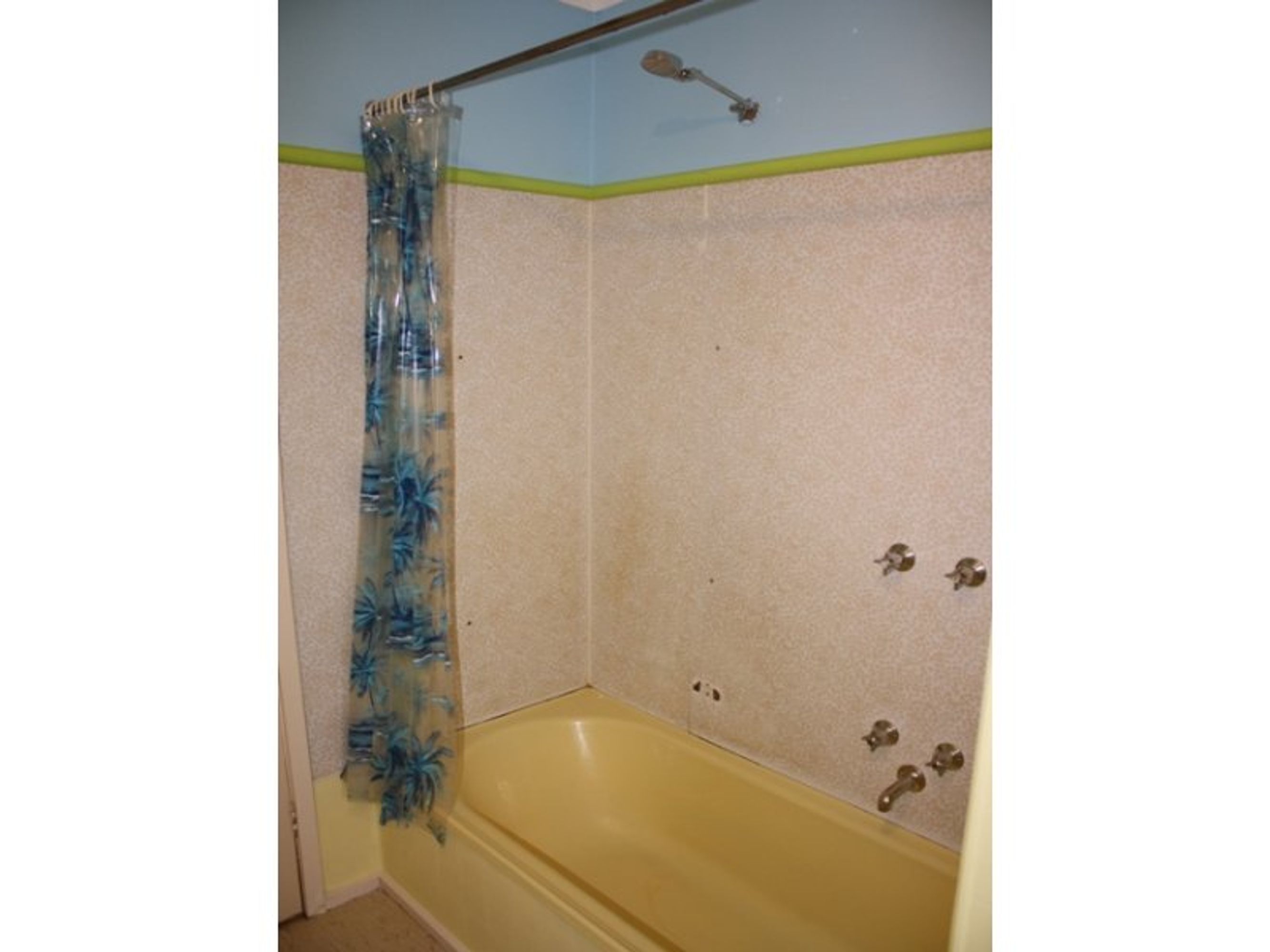 11 Watts Street, Horsham VIC 3400, Horsham - Thumbnail 2