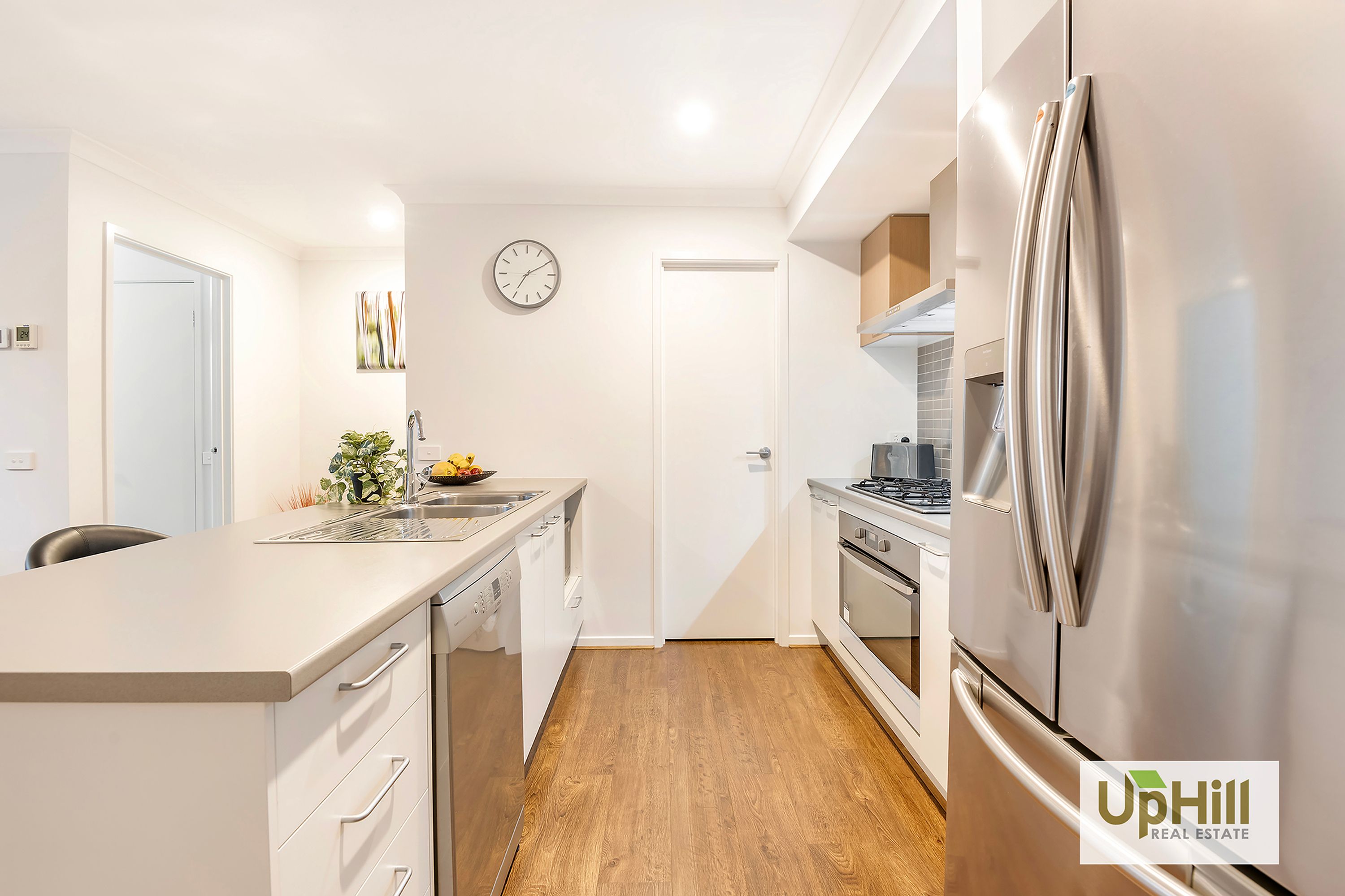 18 Lancelot Avenue, Clyde - Thumbnail 8