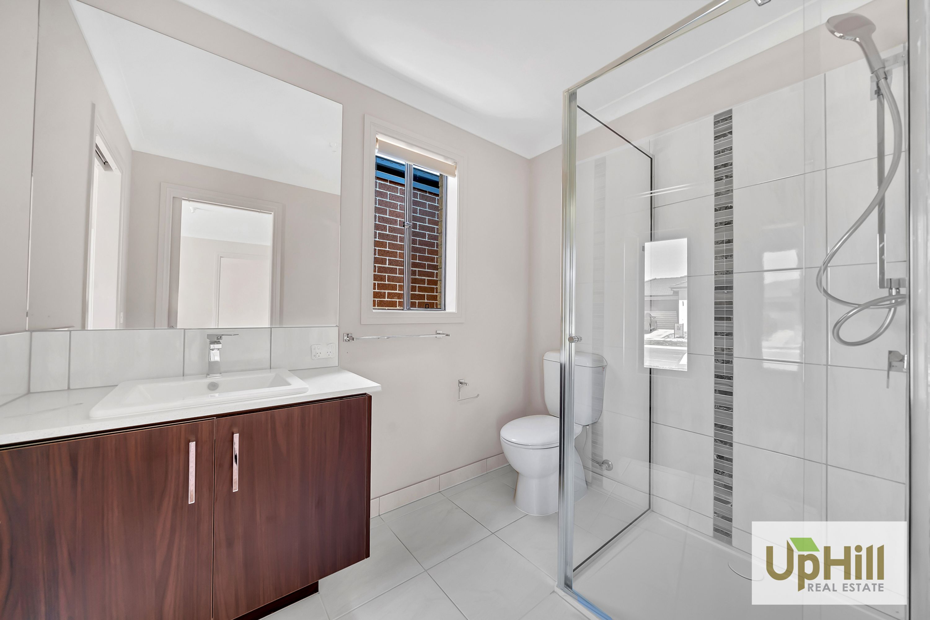 17 LANGSHAN ROAD, Clyde North - Thumbnail 3