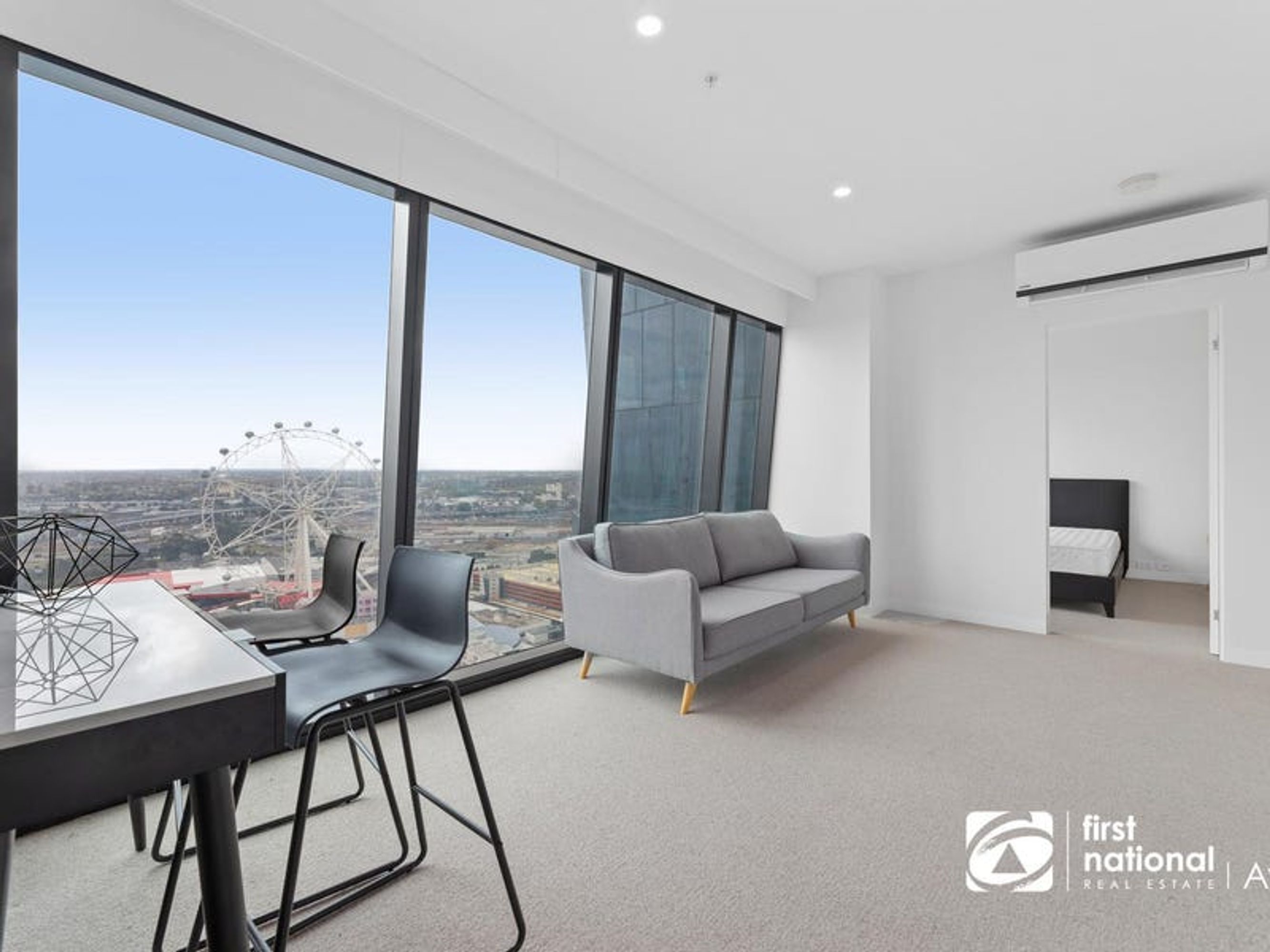 2805/8 Pearl River Road, Docklands - Thumbnail 2