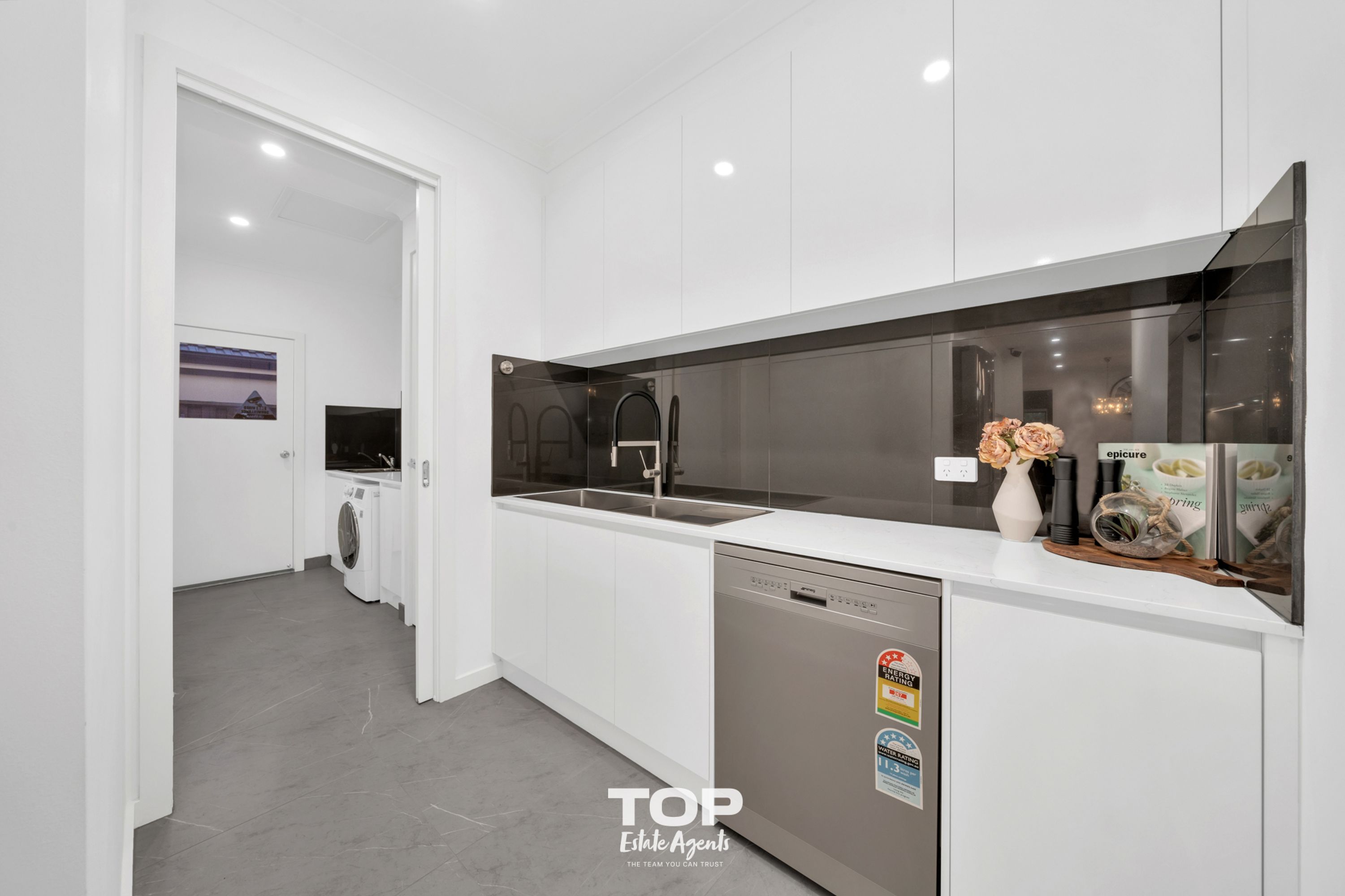9 Kernot Parade, Clyde - Thumbnail 5