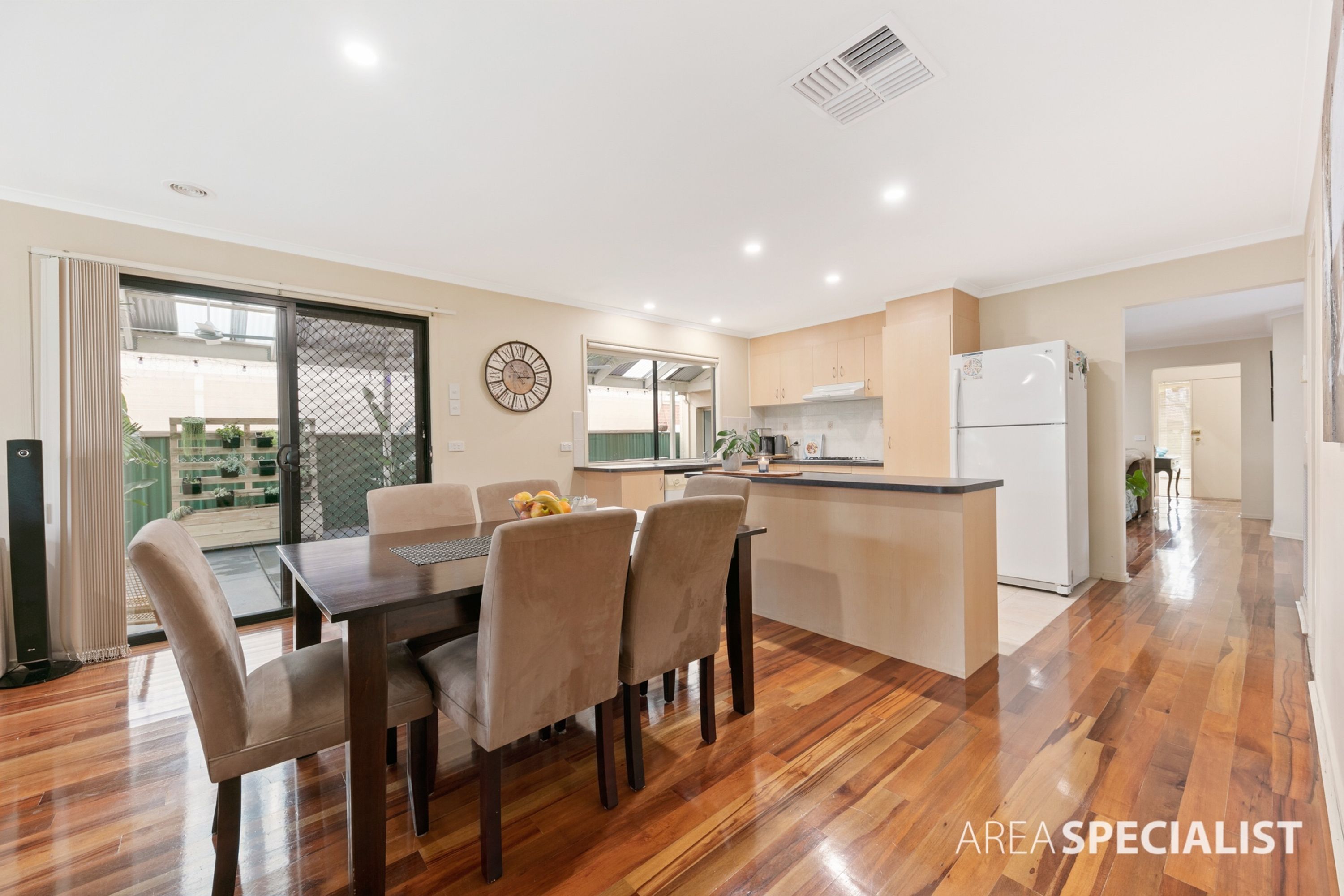 11 McQuillan Way, Burnside VIC 3023, Burnside - Thumbnail 6