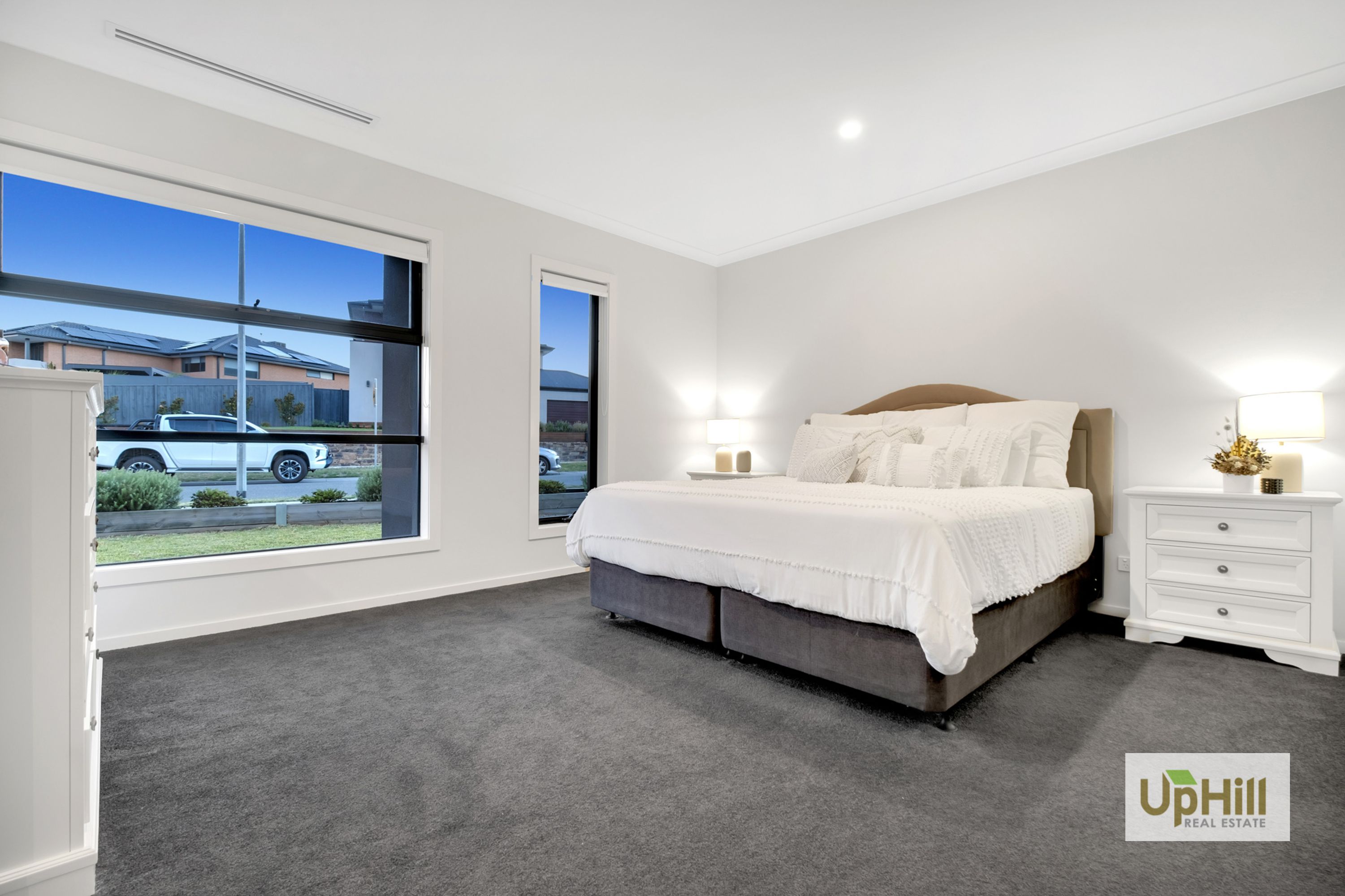 24 Gallant Drive, Clyde North - Thumbnail 3