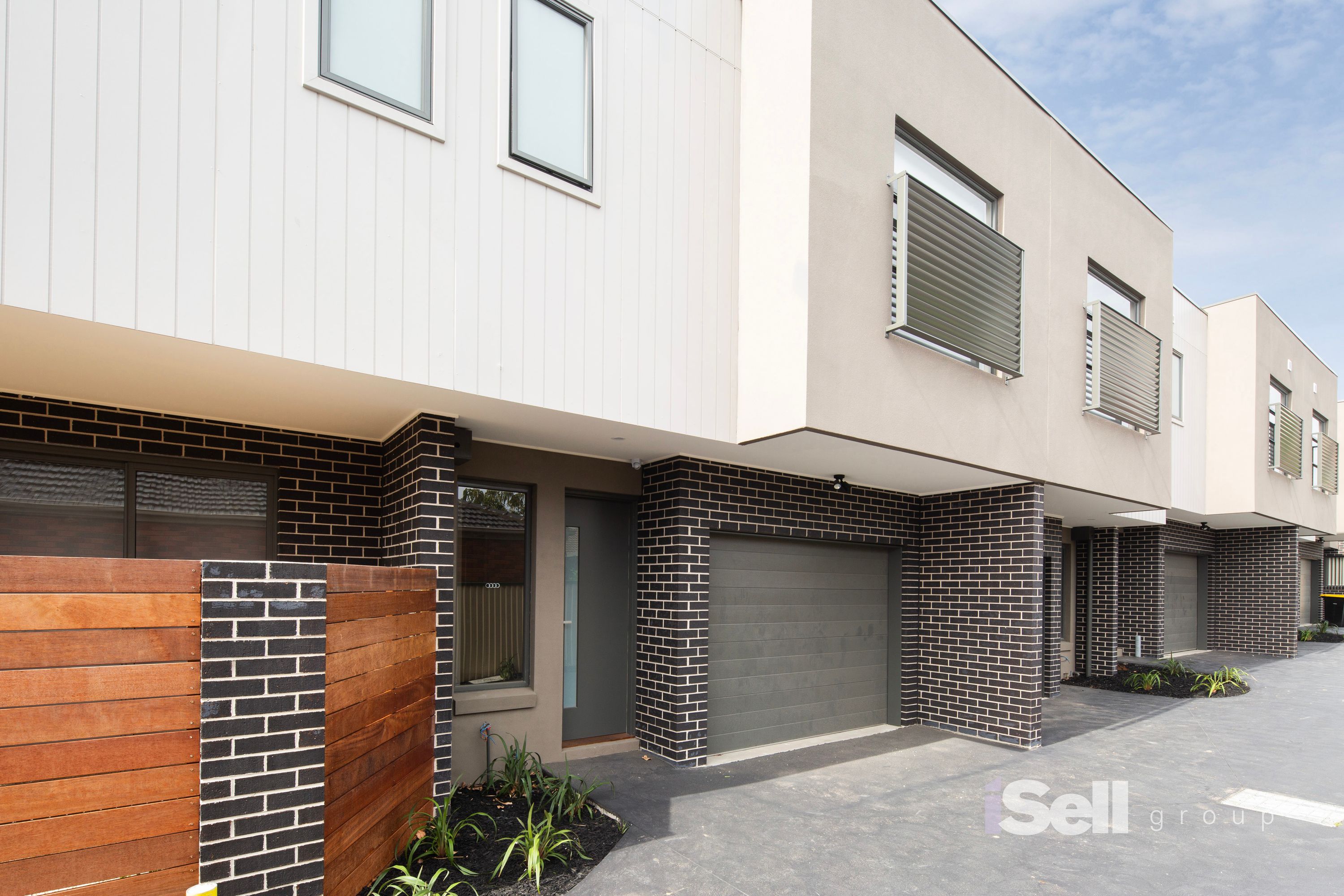 2/63 Royal Avenue
