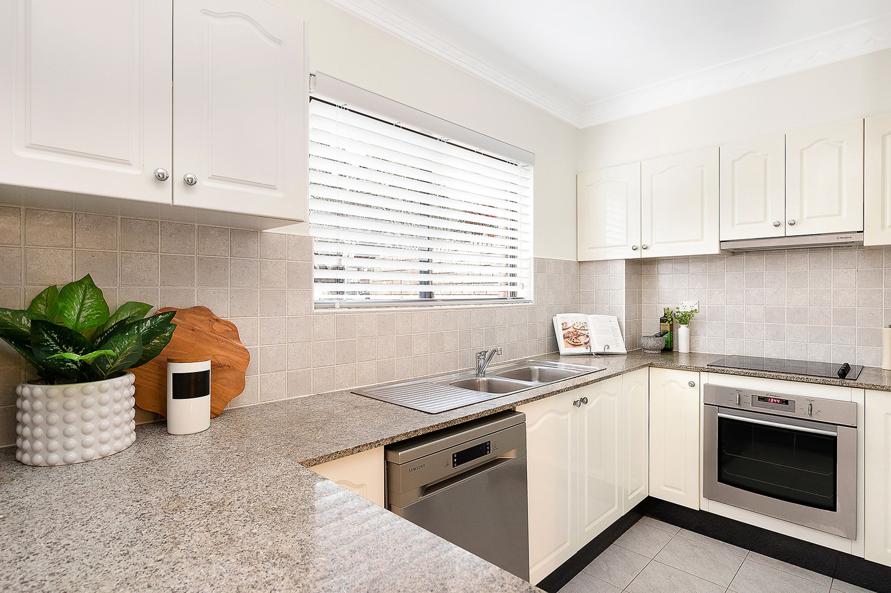 3/2-4 Fredben Avenue, Cammeray - Thumbnail 4