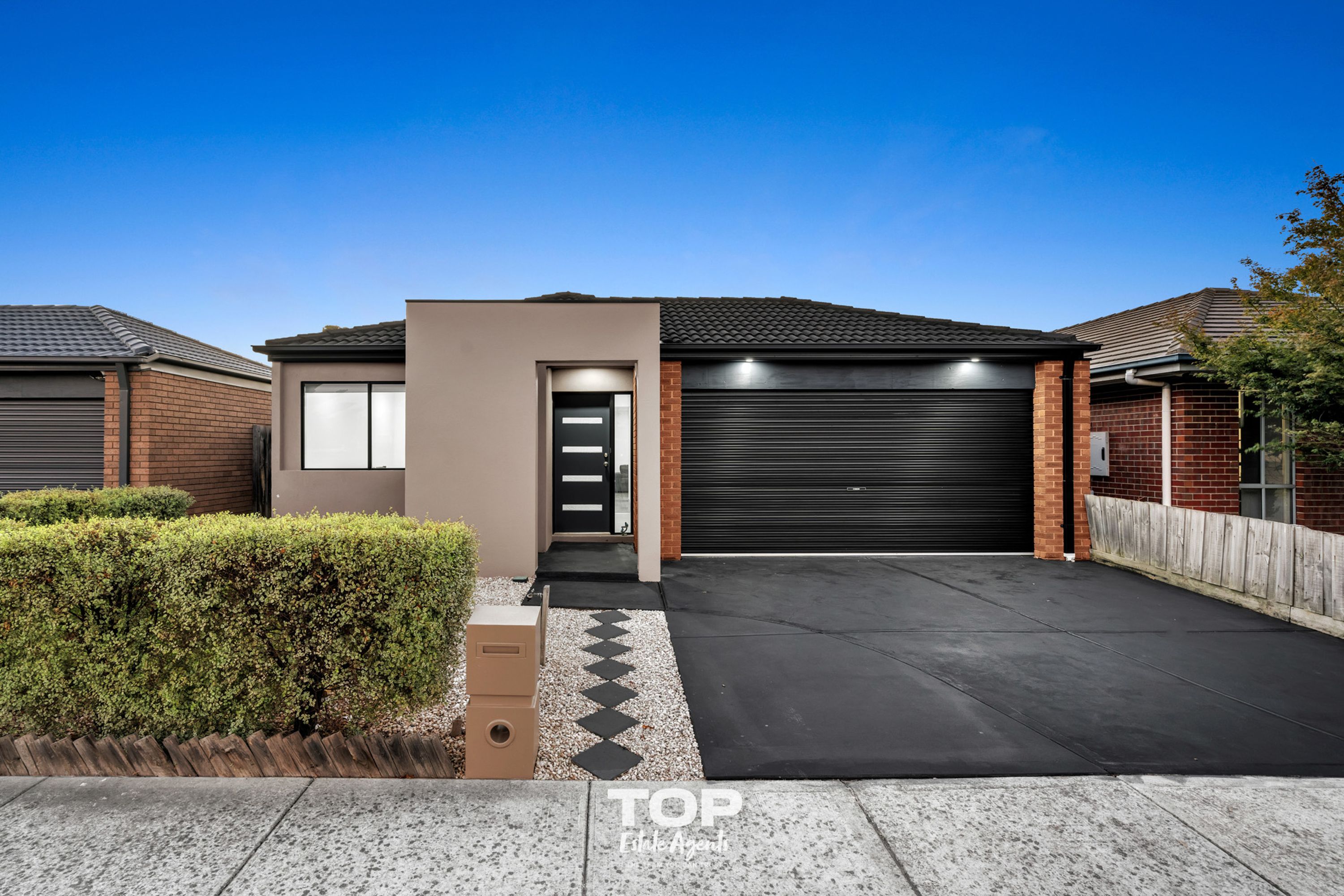 13 Pharaoh Drive, Cranbourne - Thumbnail 2