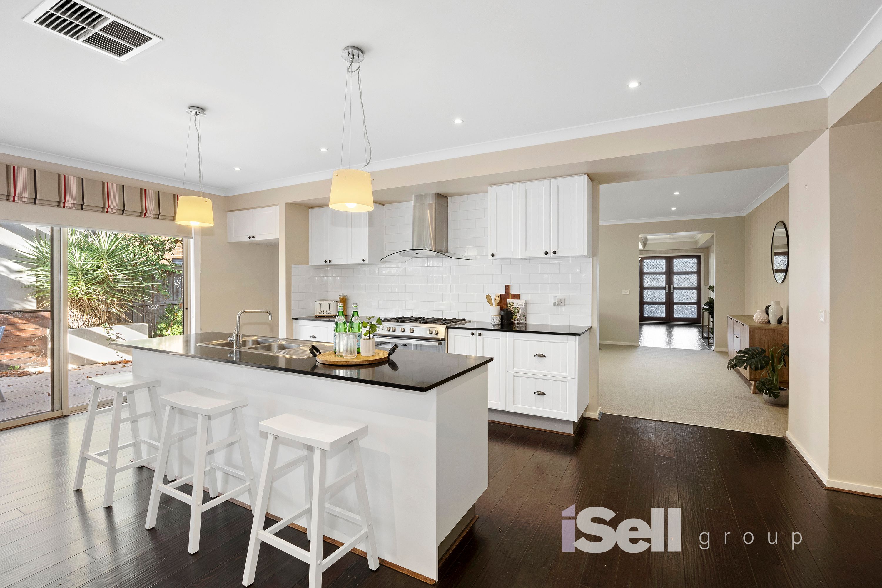 10 Mountainview Boulevard, Cranbourne North - Thumbnail 4