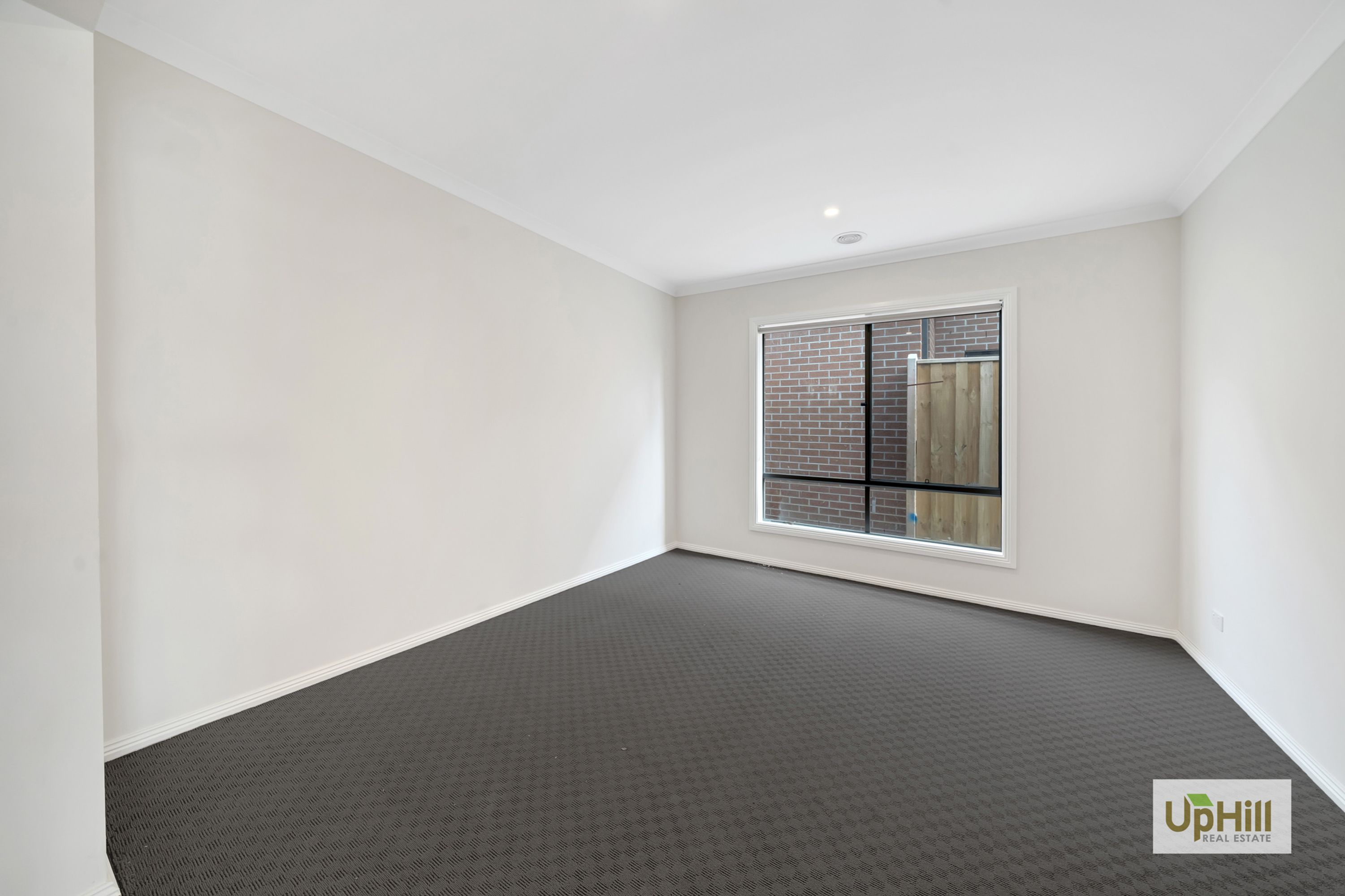 18 Gallant Drive, Clyde North - Thumbnail 4