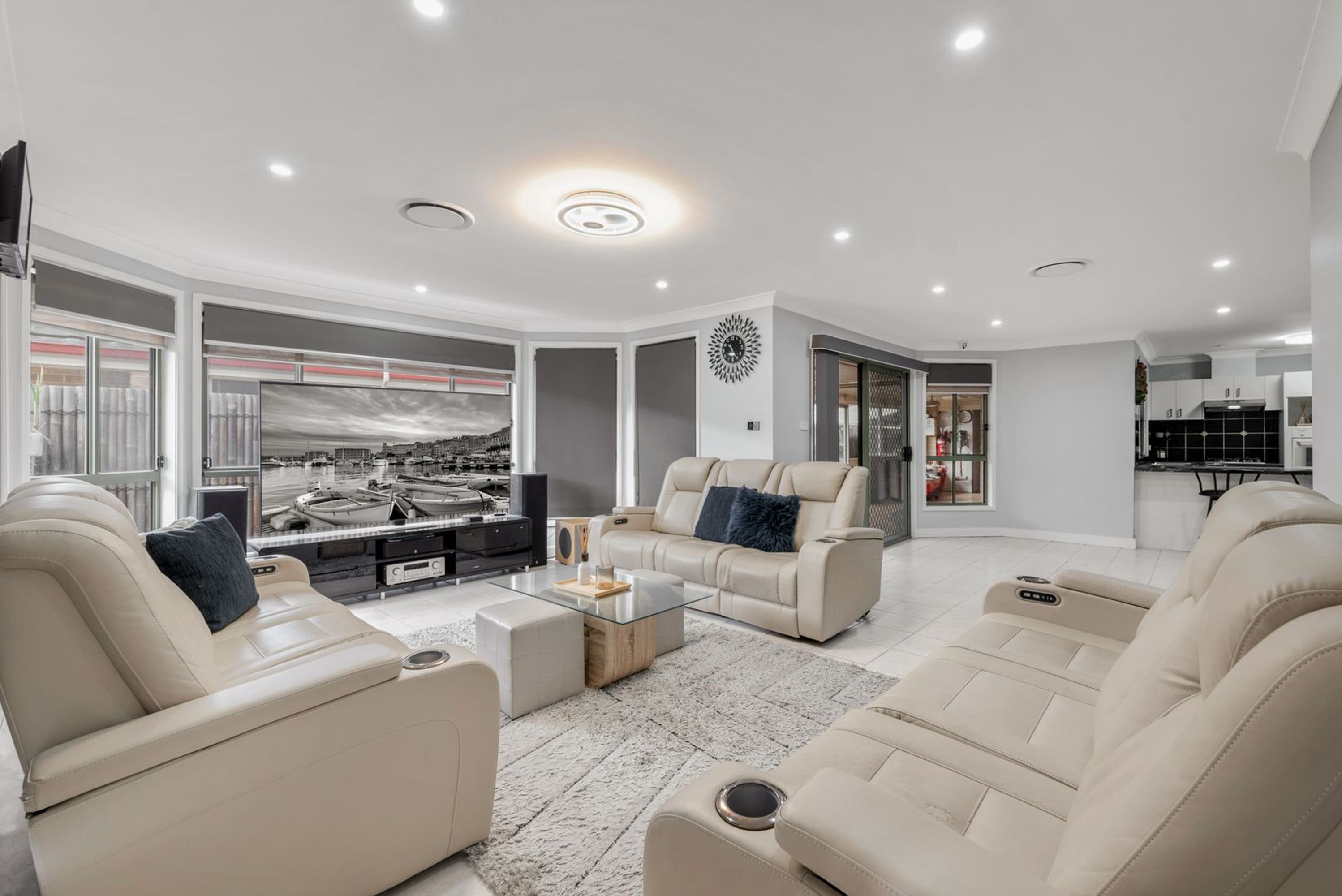 6 Bicheno Close, West Hoxton - Thumbnail 3