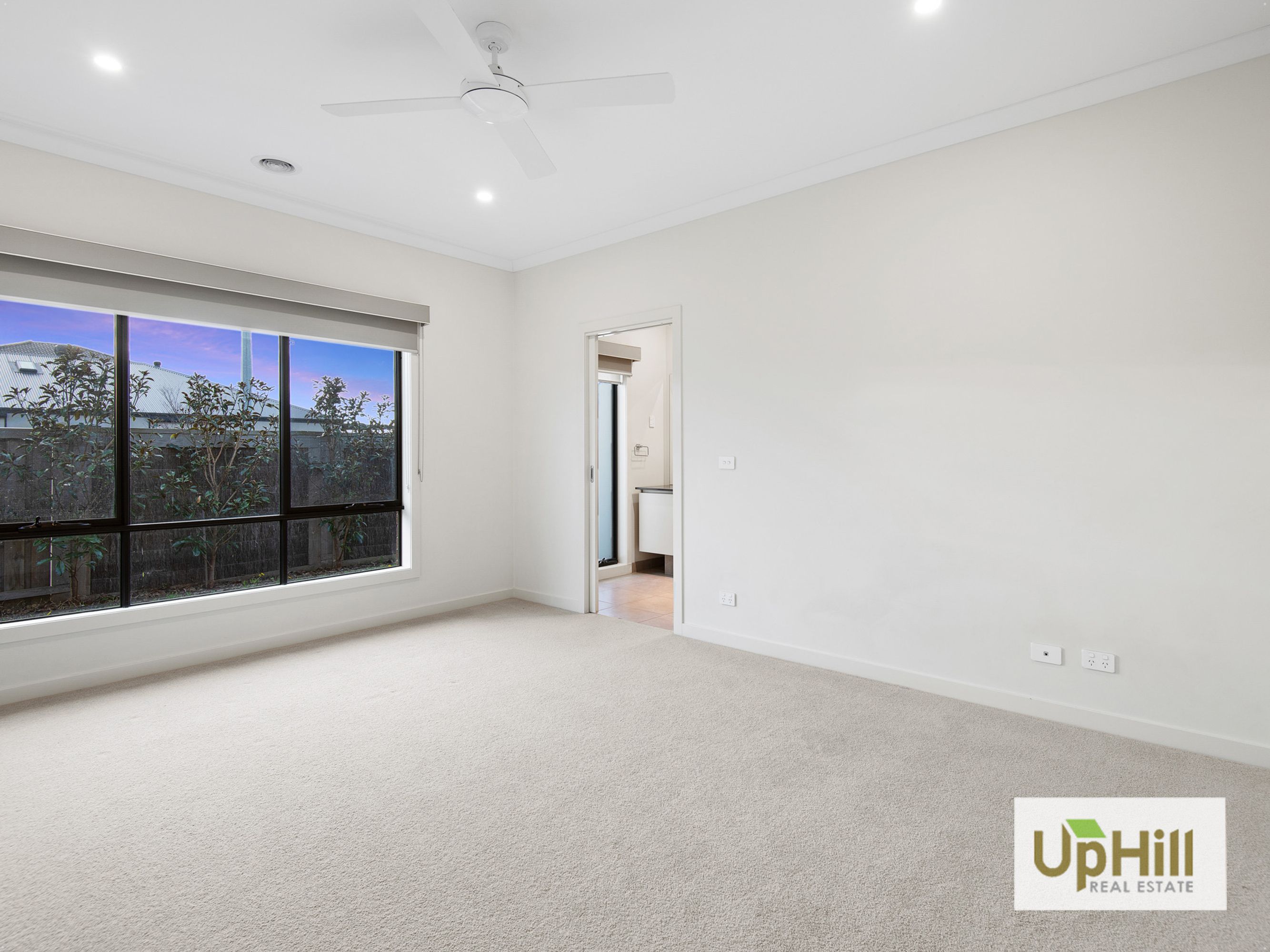 43 Cottongrass Avenue, Clyde North - Thumbnail 3