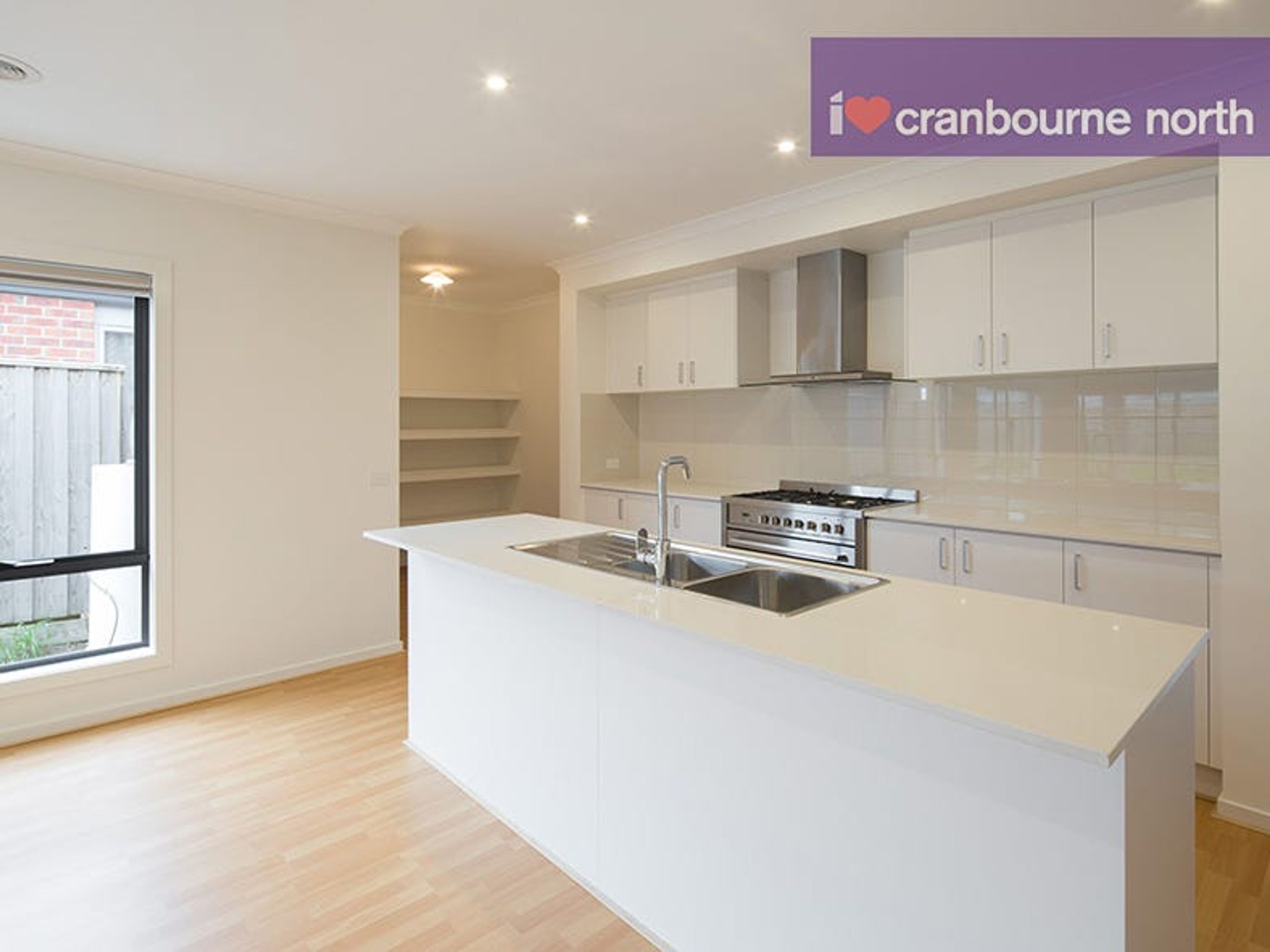 66 Mickleham Drive, Cranbourne North - Thumbnail 4