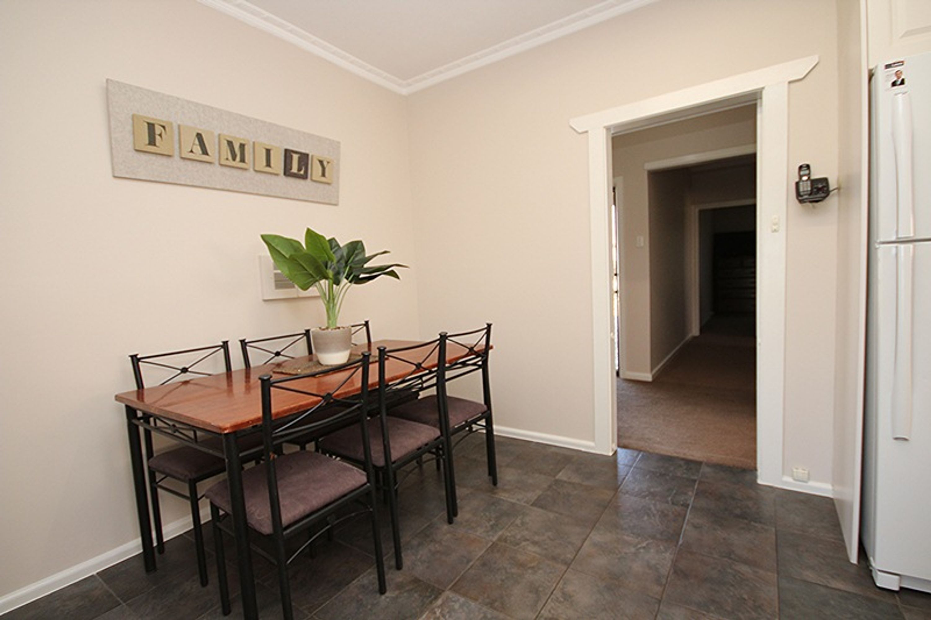 9 Arnold Street, Horsham VIC 3400, Horsham - Thumbnail 3