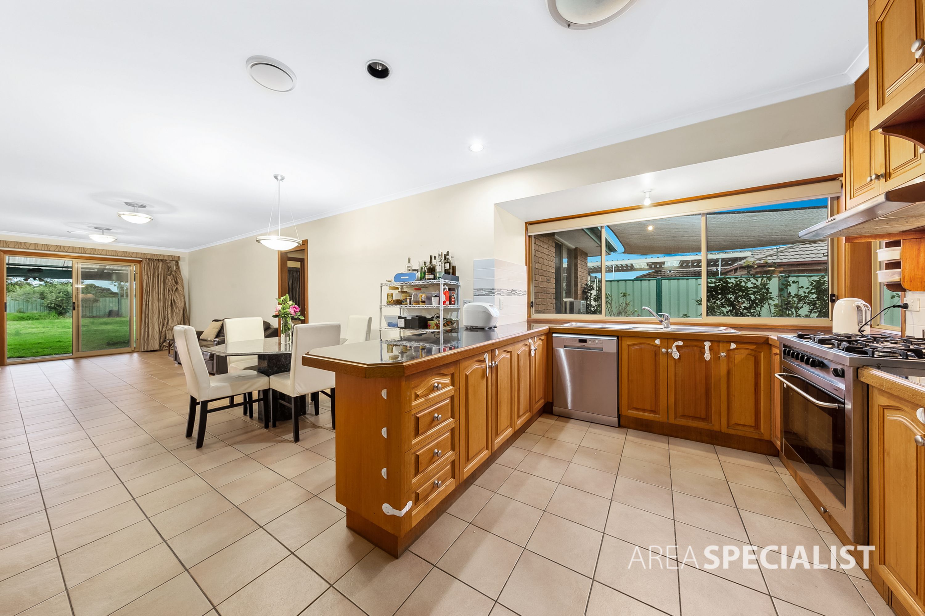 5 Currunghi Court, St Albans VIC 3021, St Albans - Thumbnail 5