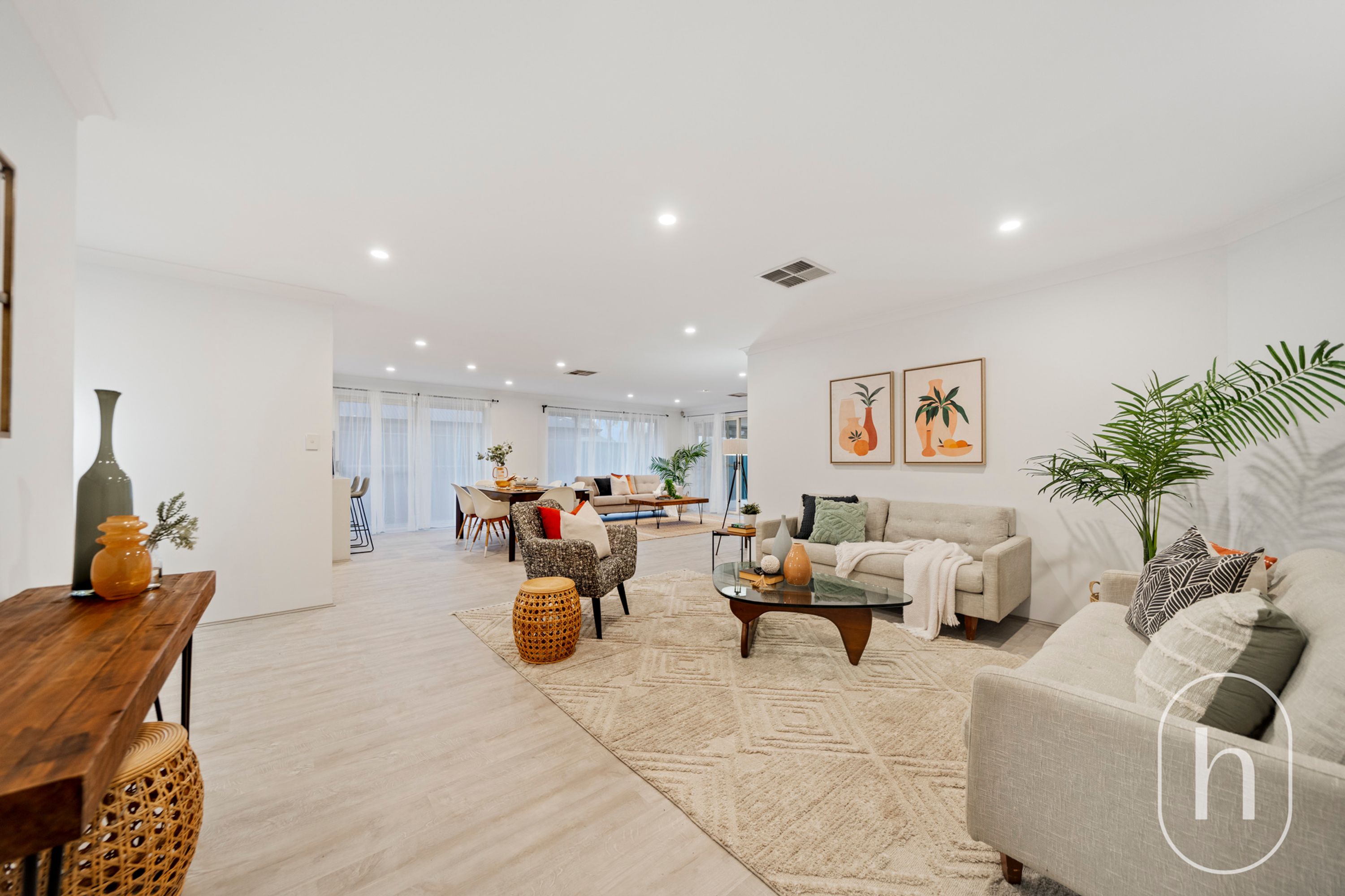 21 James Gilmour Way, Darch - Thumbnail 2