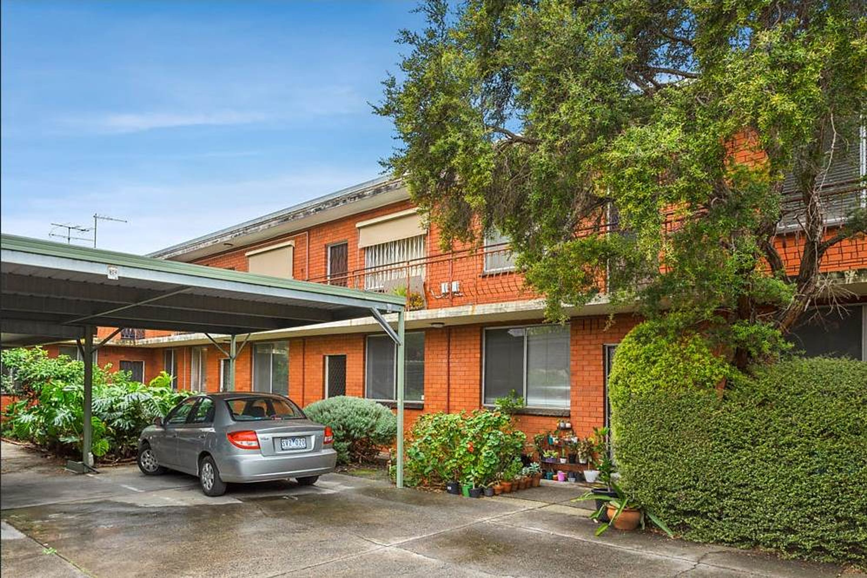 10/6 Dorothy Street, Brunswick VIC 3056 - Image 1
