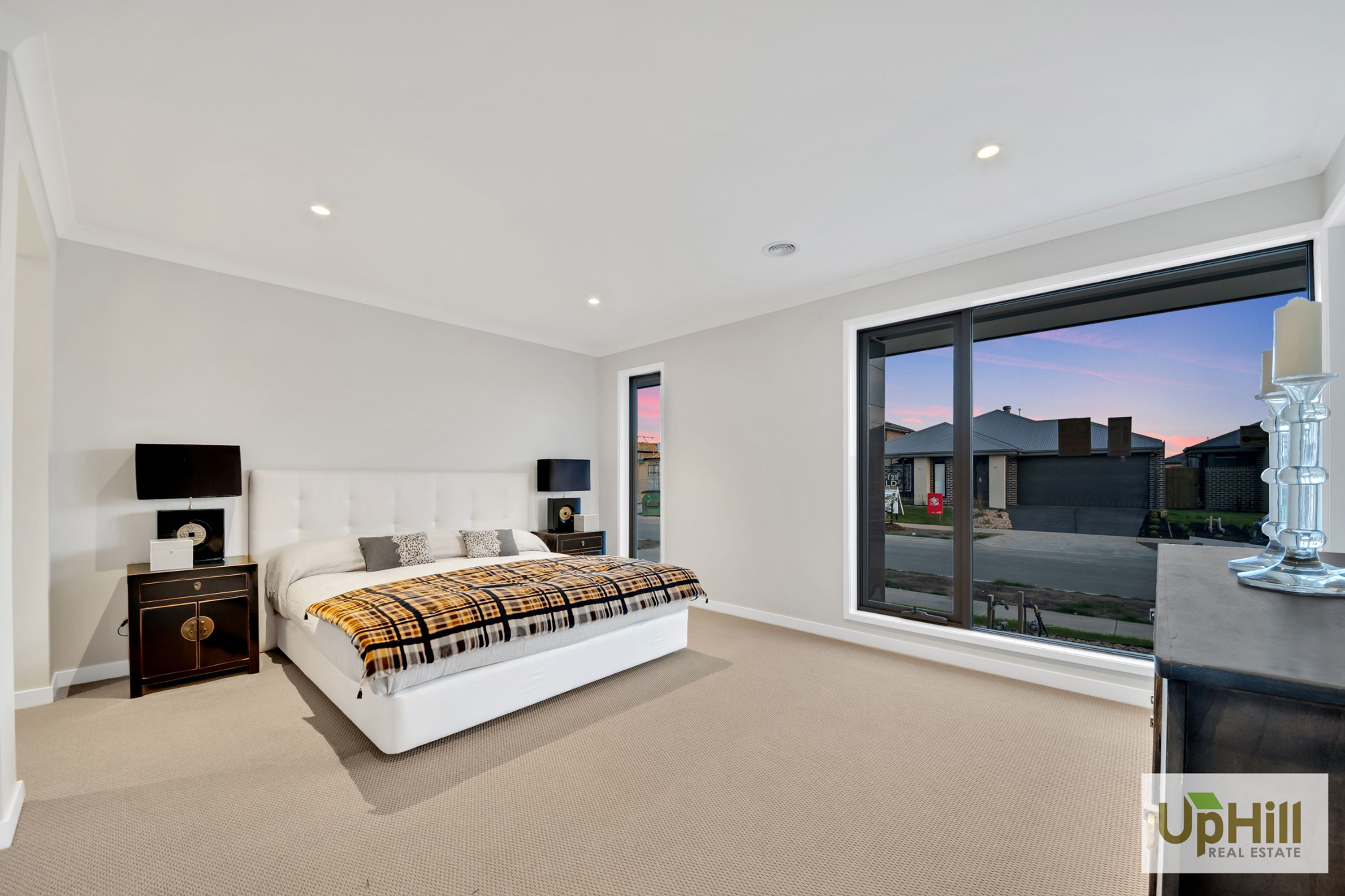 9 Keighery Drive, Clyde North - Thumbnail 2