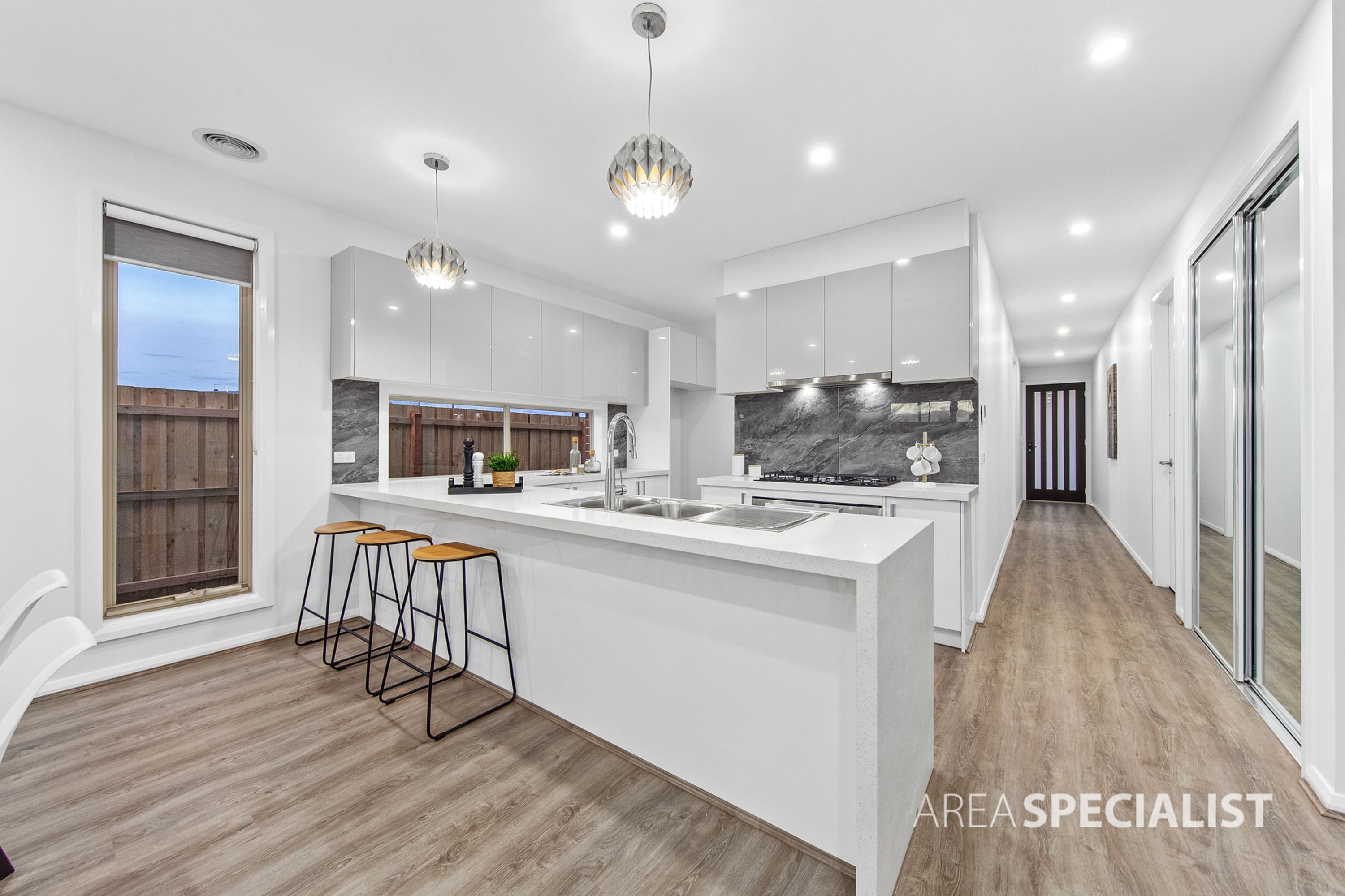 17 Crown Drive, Fraser Rise VIC 3336, Fraser Rise - Thumbnail 5