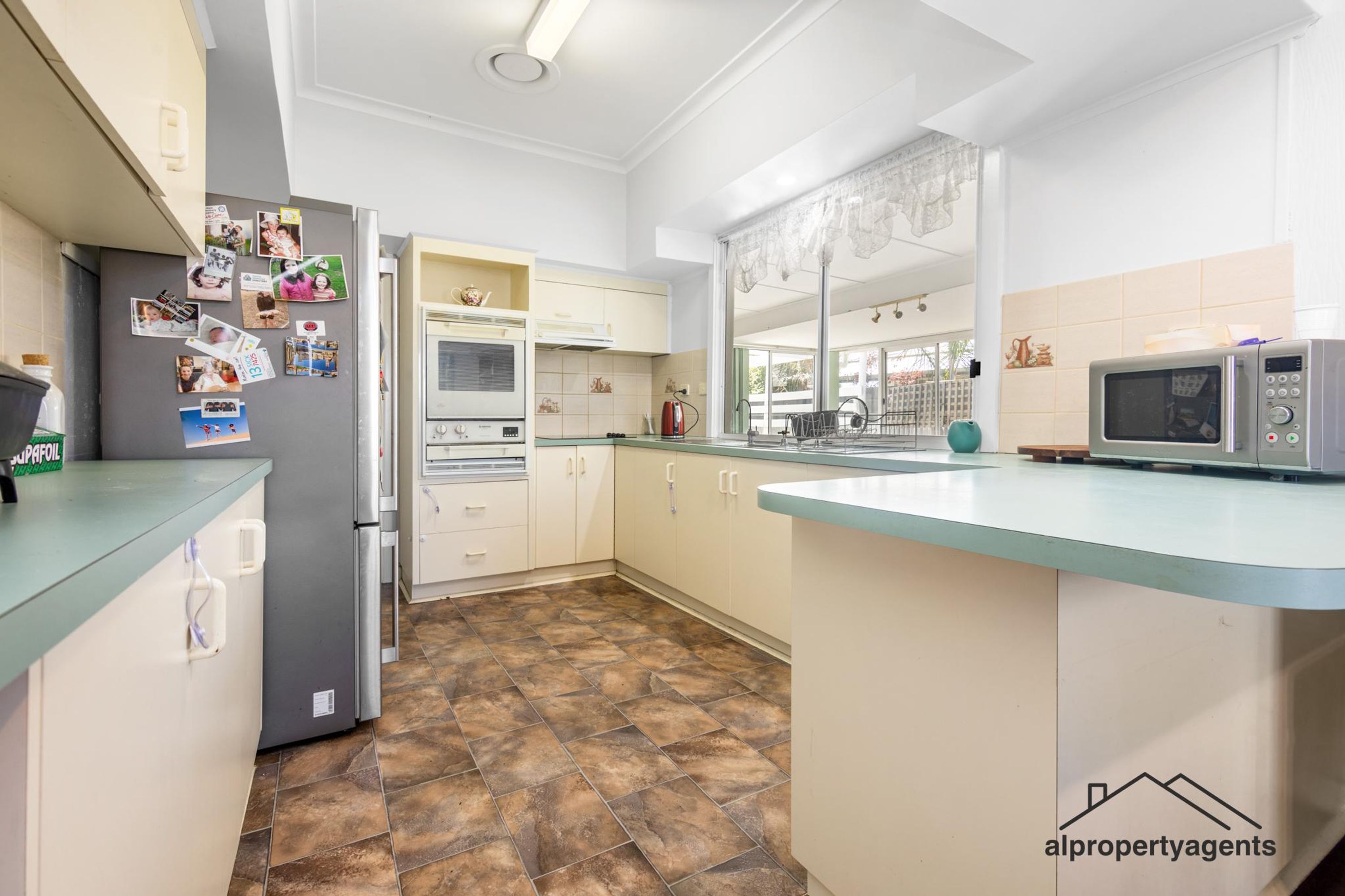 20 Laurel Street, Horsham VIC 3400, Horsham - Thumbnail 2