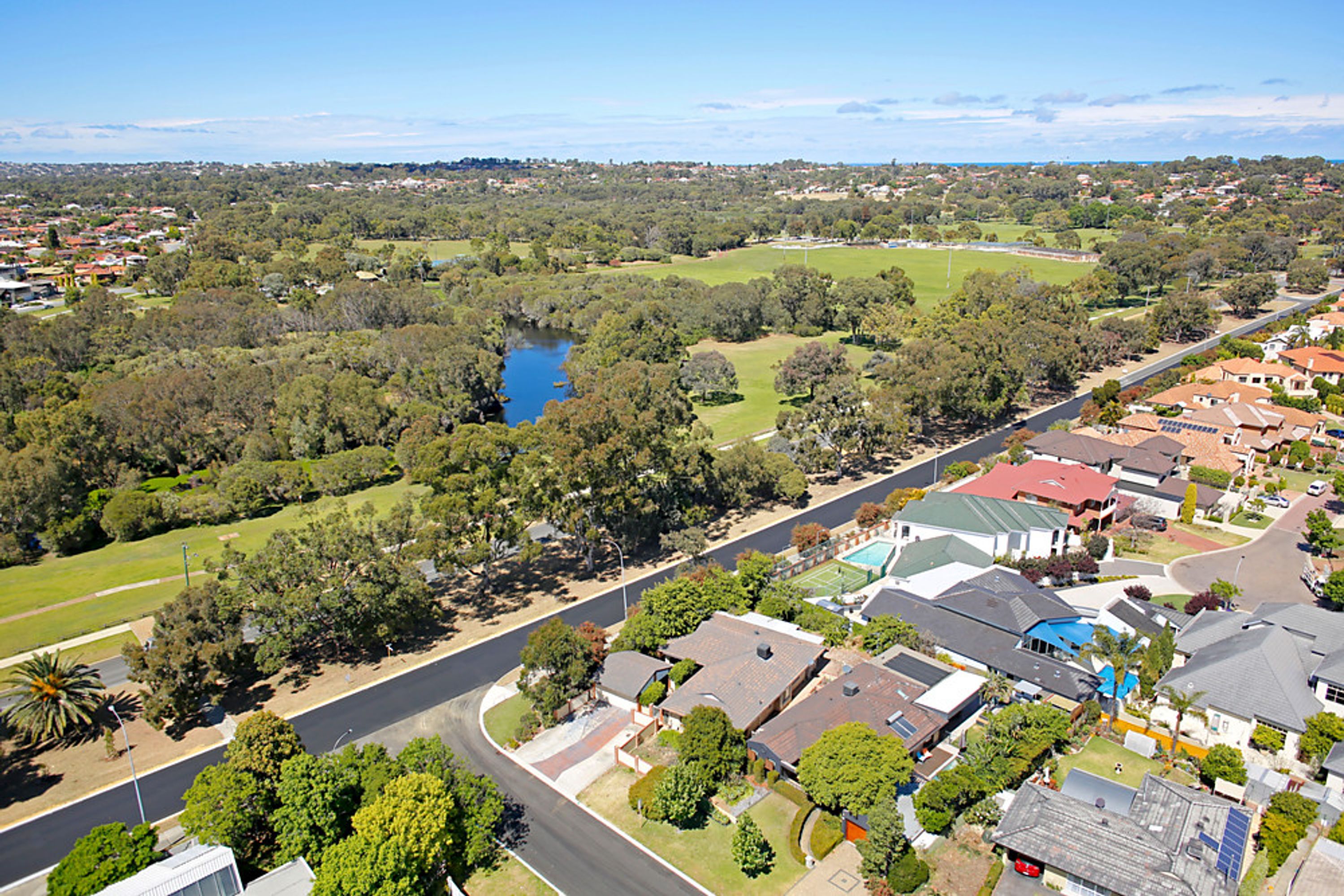1 Strathyre Drive, Duncraig - Thumbnail 4