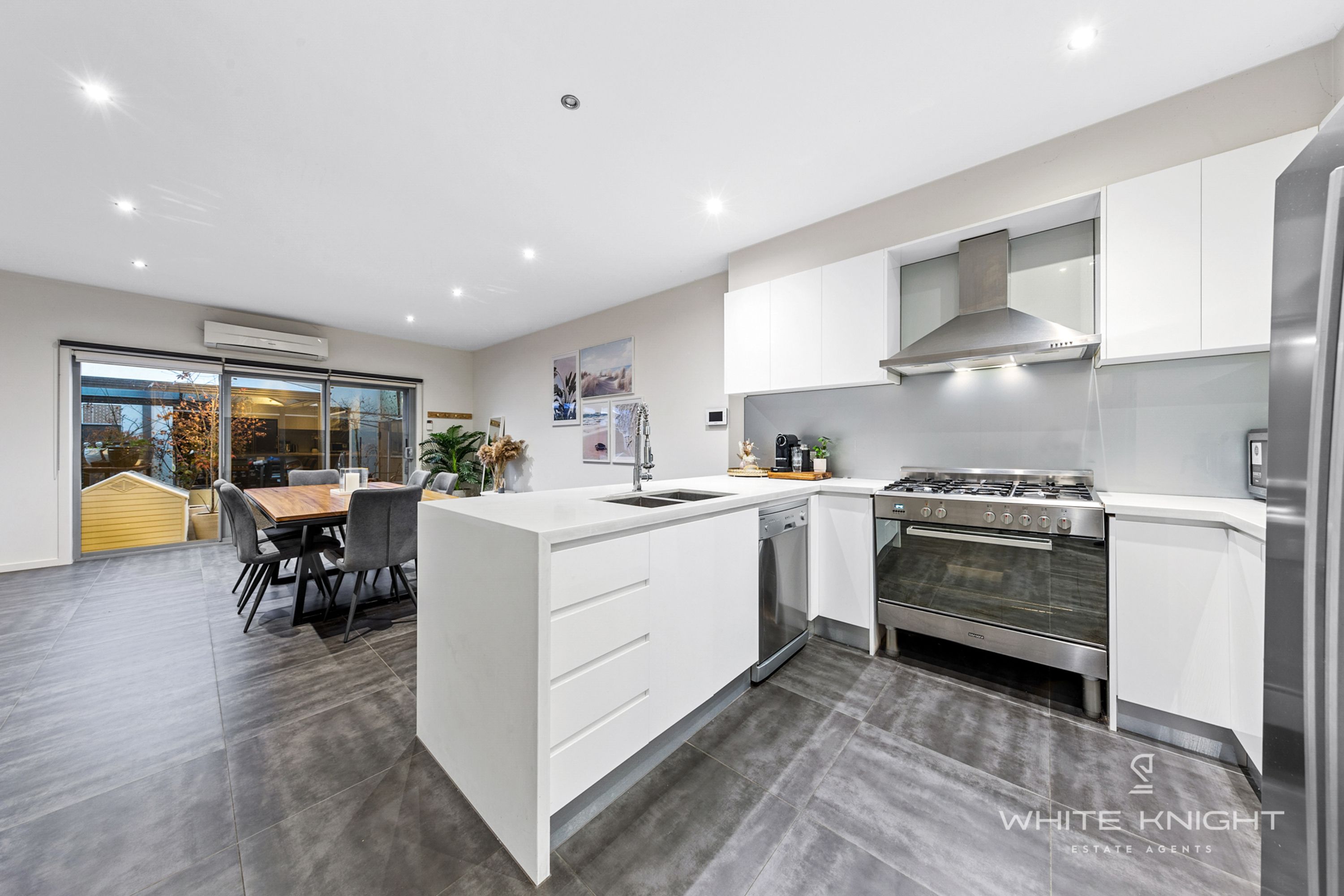 38 Bursaria Drive, Caroline Springs VIC 3023, Caroline Springs - Thumbnail 3