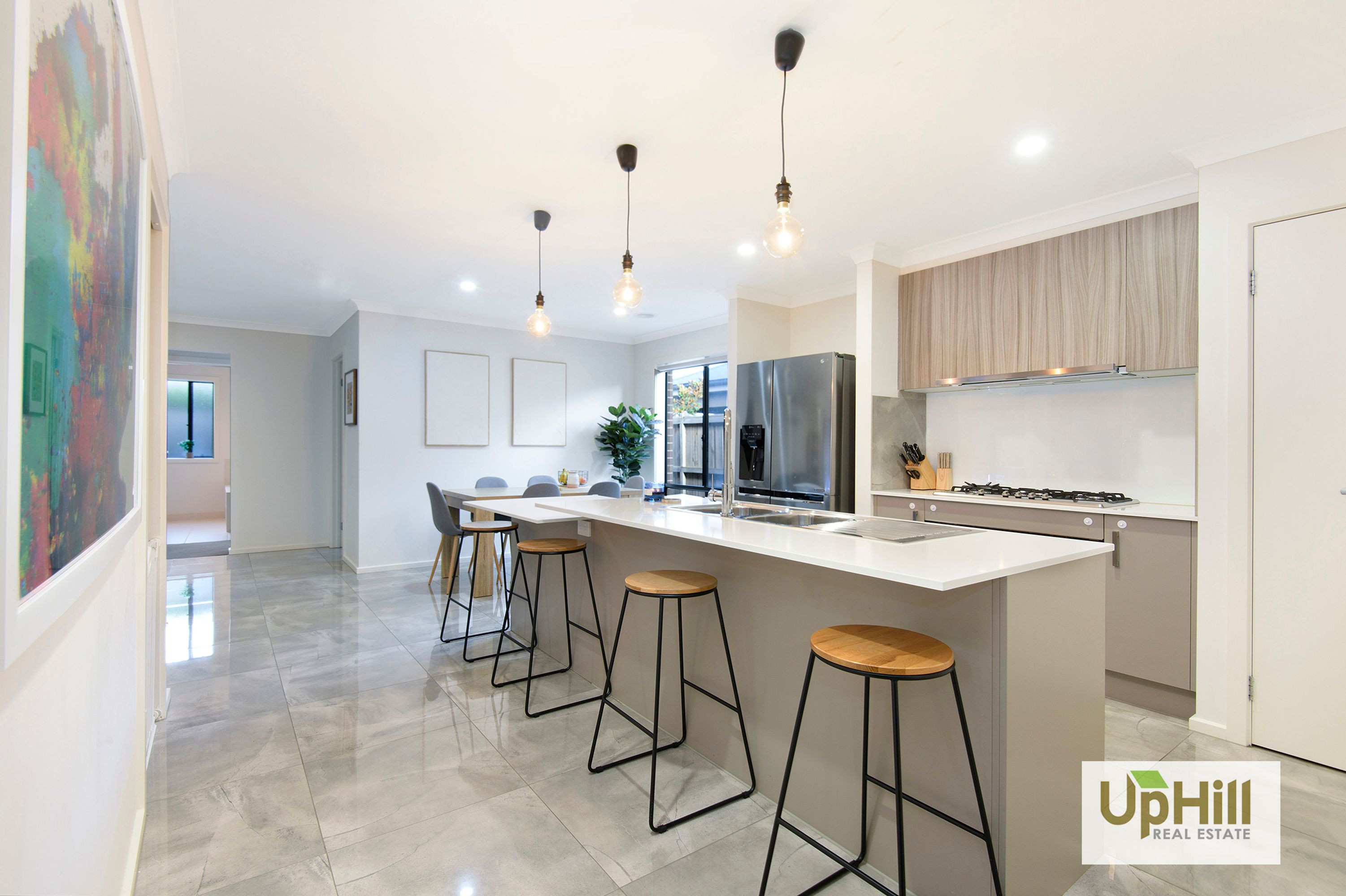 18 Thoroughbred Drive, Clyde North - Thumbnail 4