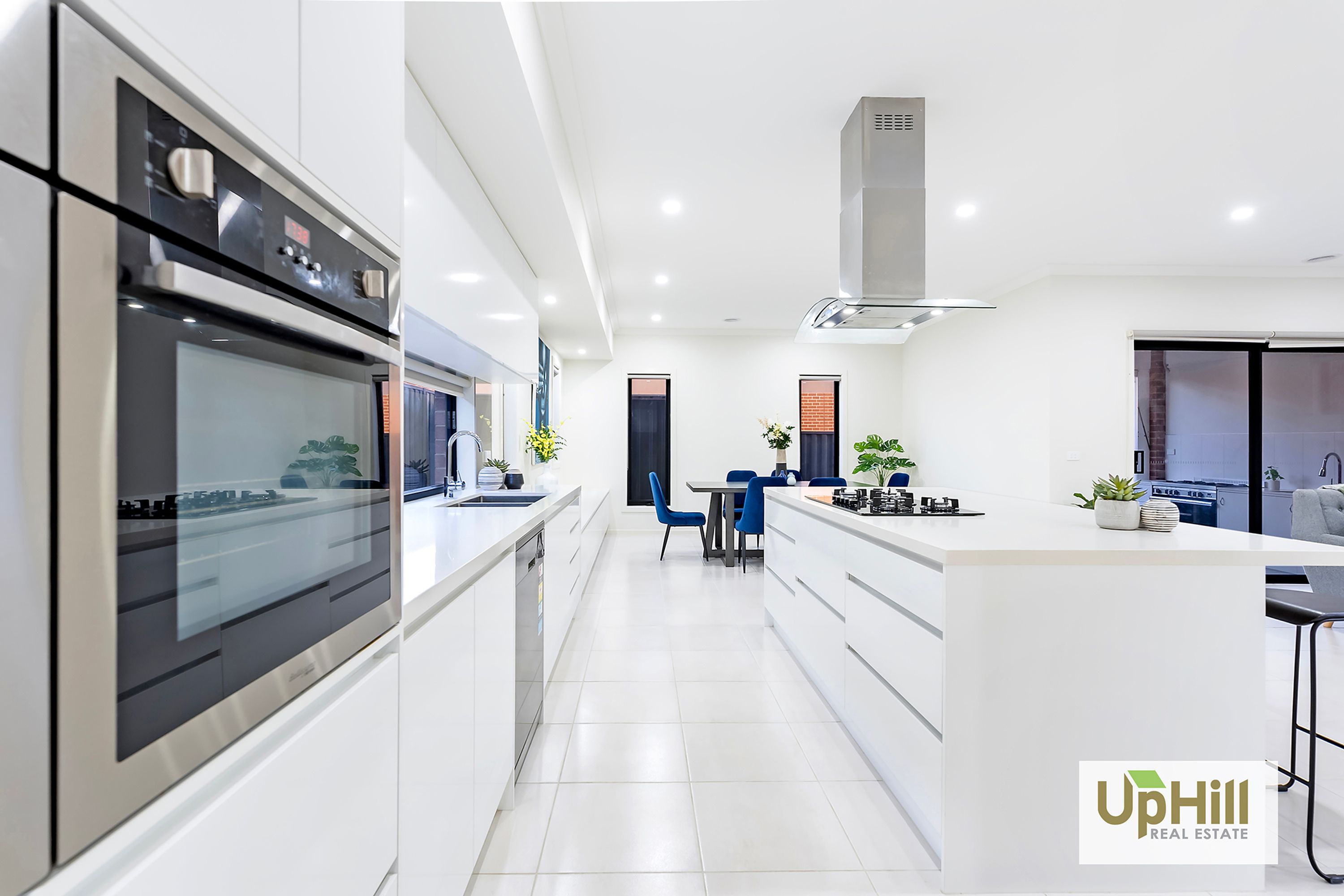 22 Portia Circuit, Clyde North - Thumbnail 2