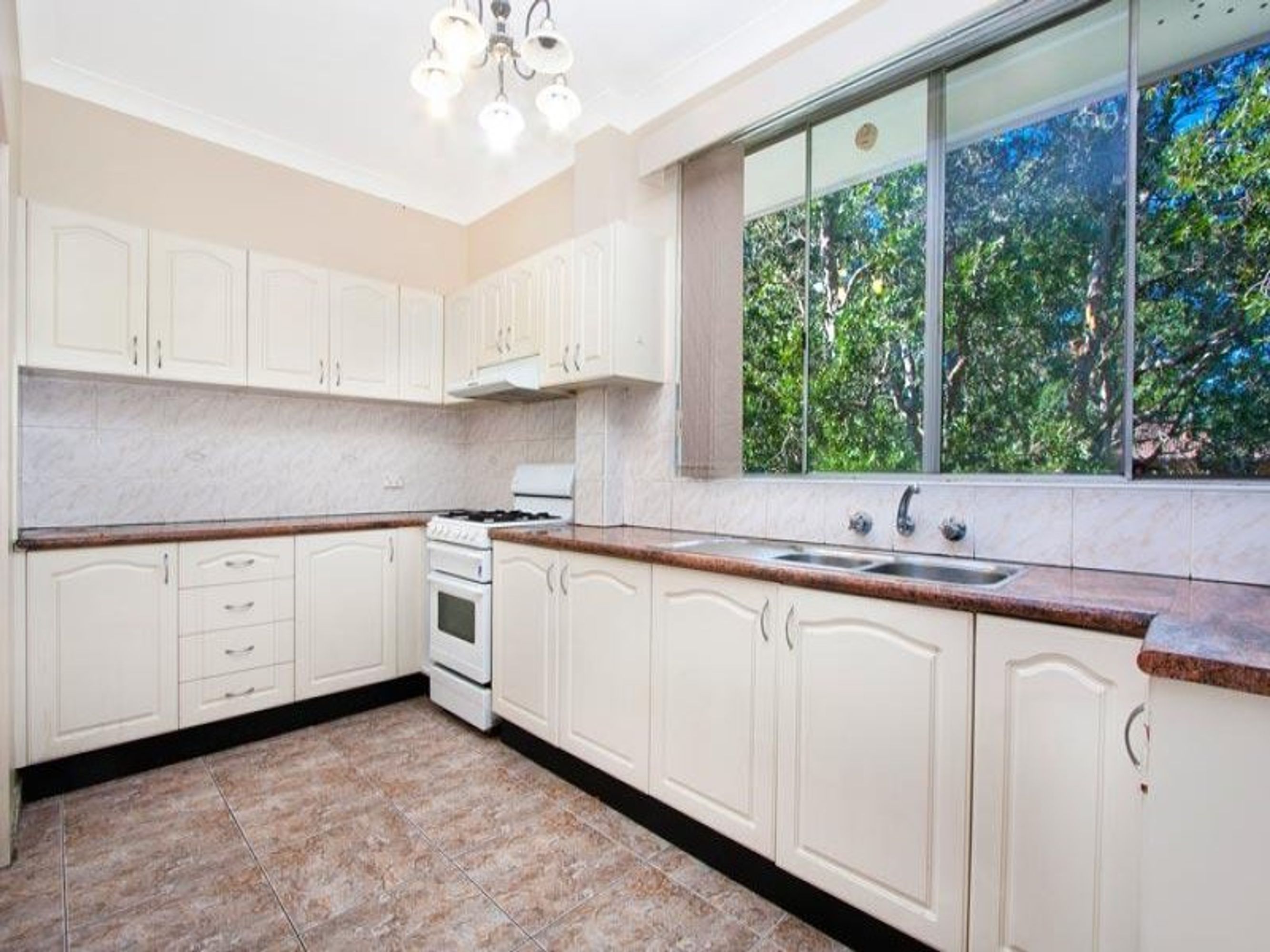 13/23-27 St Georges Pde, Hurstville, Hurstville - Thumbnail 3