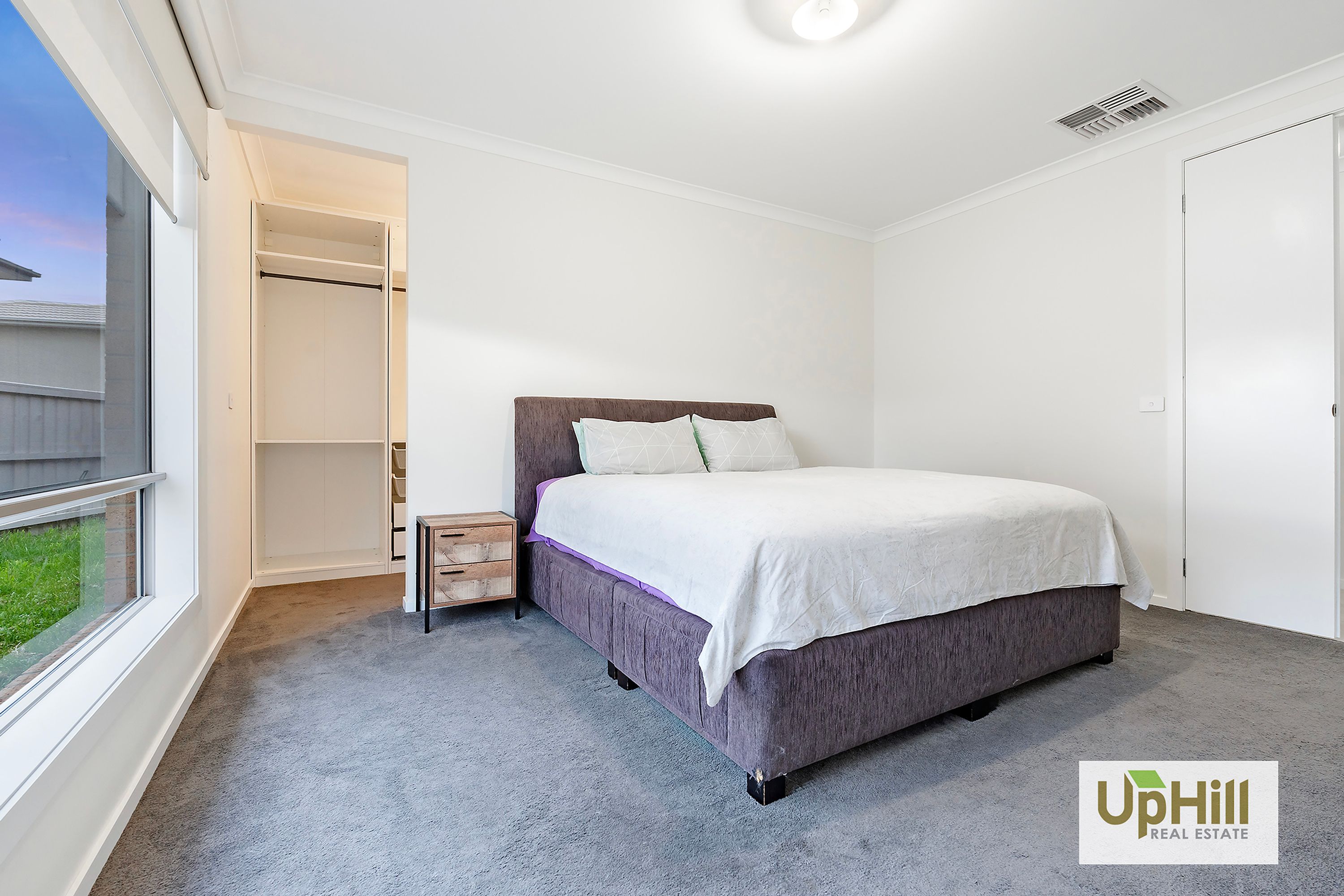 9 Leghorn Way, Clyde North - Thumbnail 5