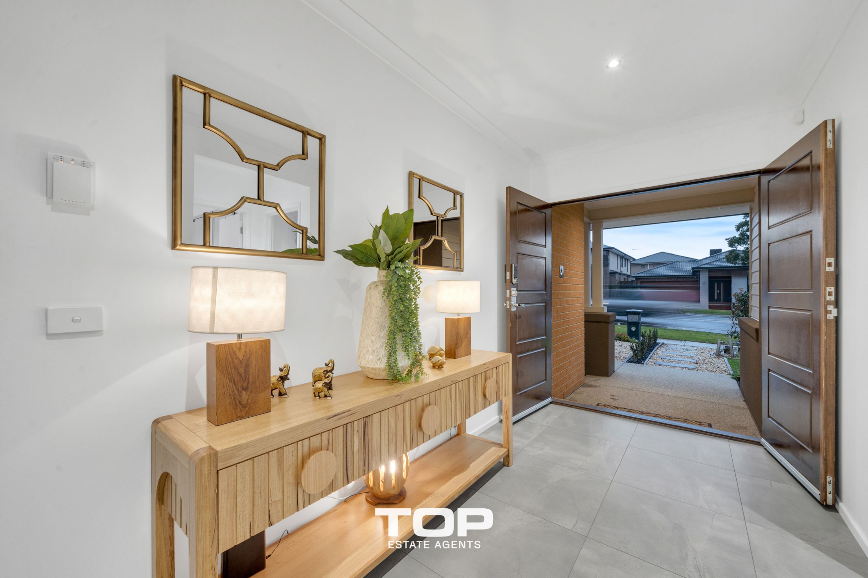 66 Viewbright Road, Clyde North - Thumbnail 4