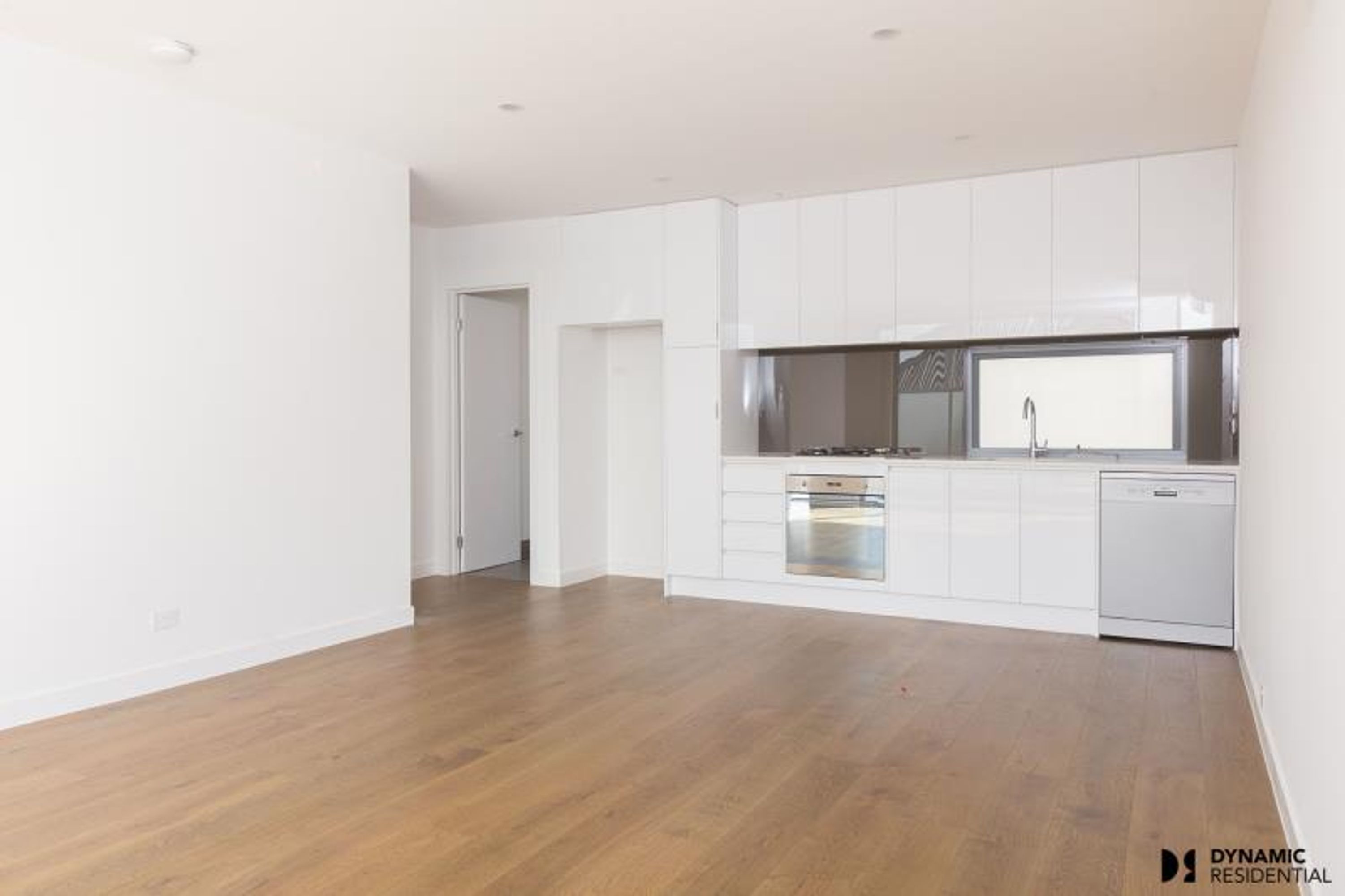 2/4 Fitzgerald Road, Essendon