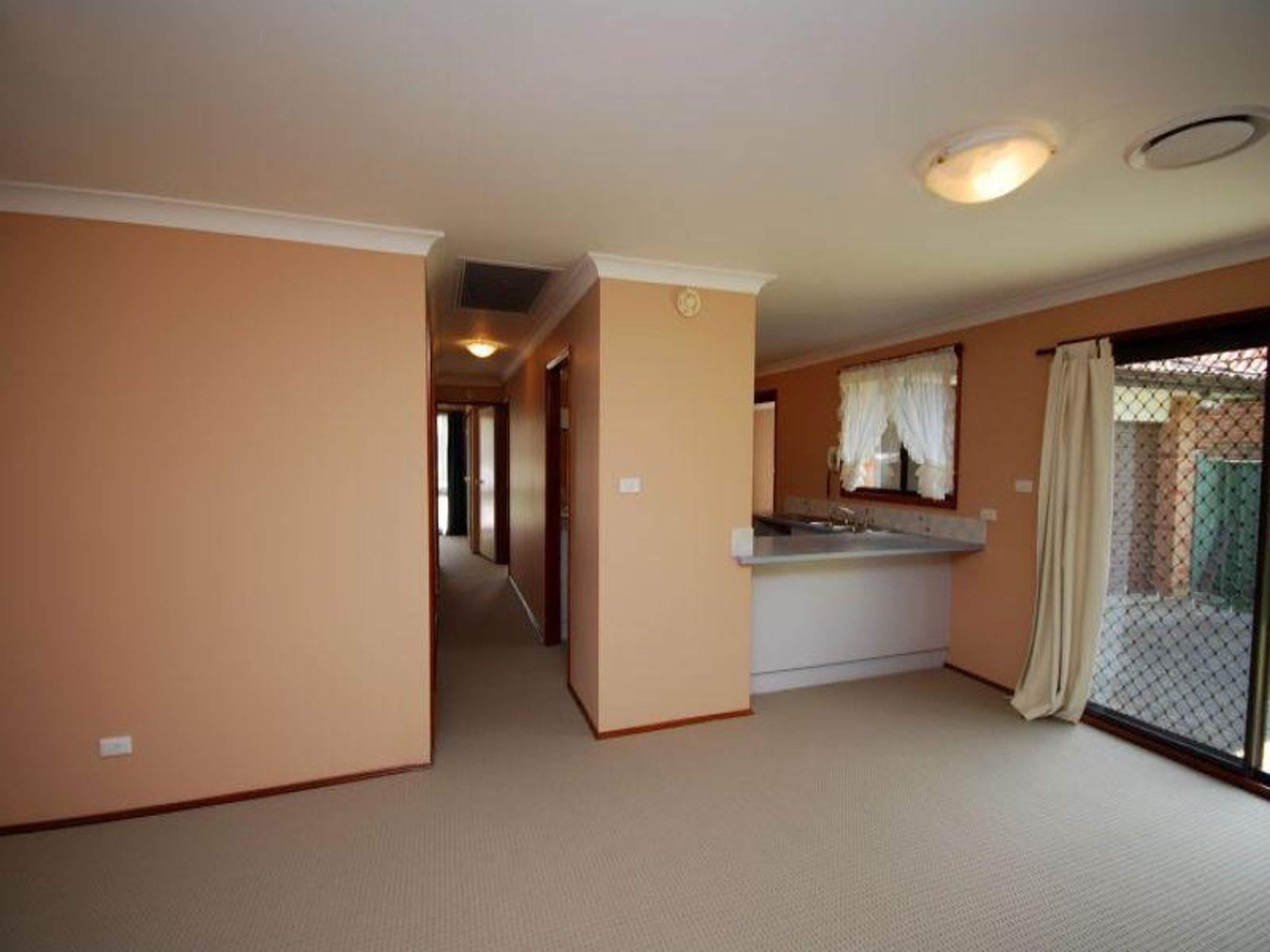 19 Lamartine Ave, Wentworth Falls - Thumbnail 2