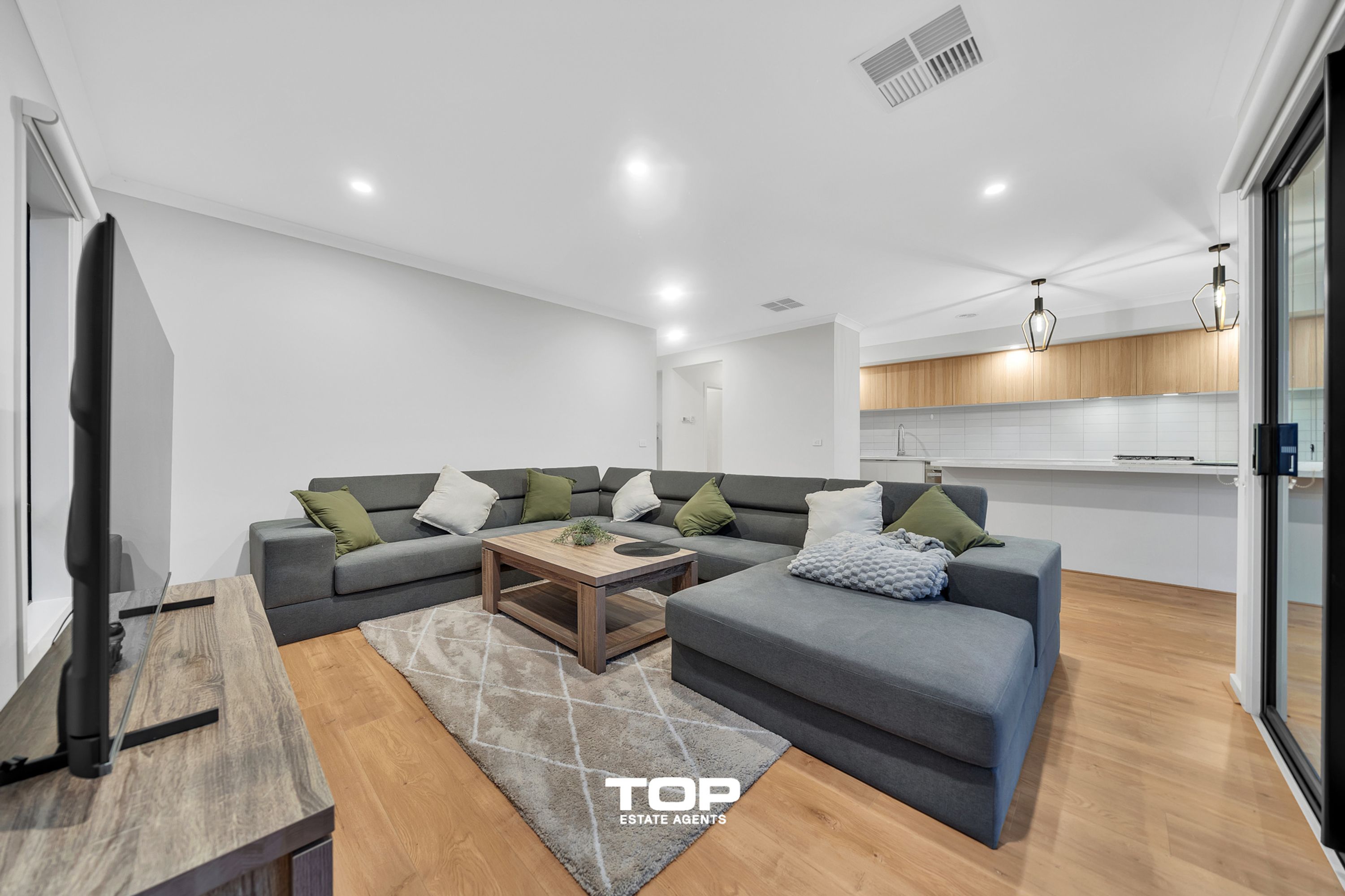 7 Boyce Circuit, Clyde North - Thumbnail 8