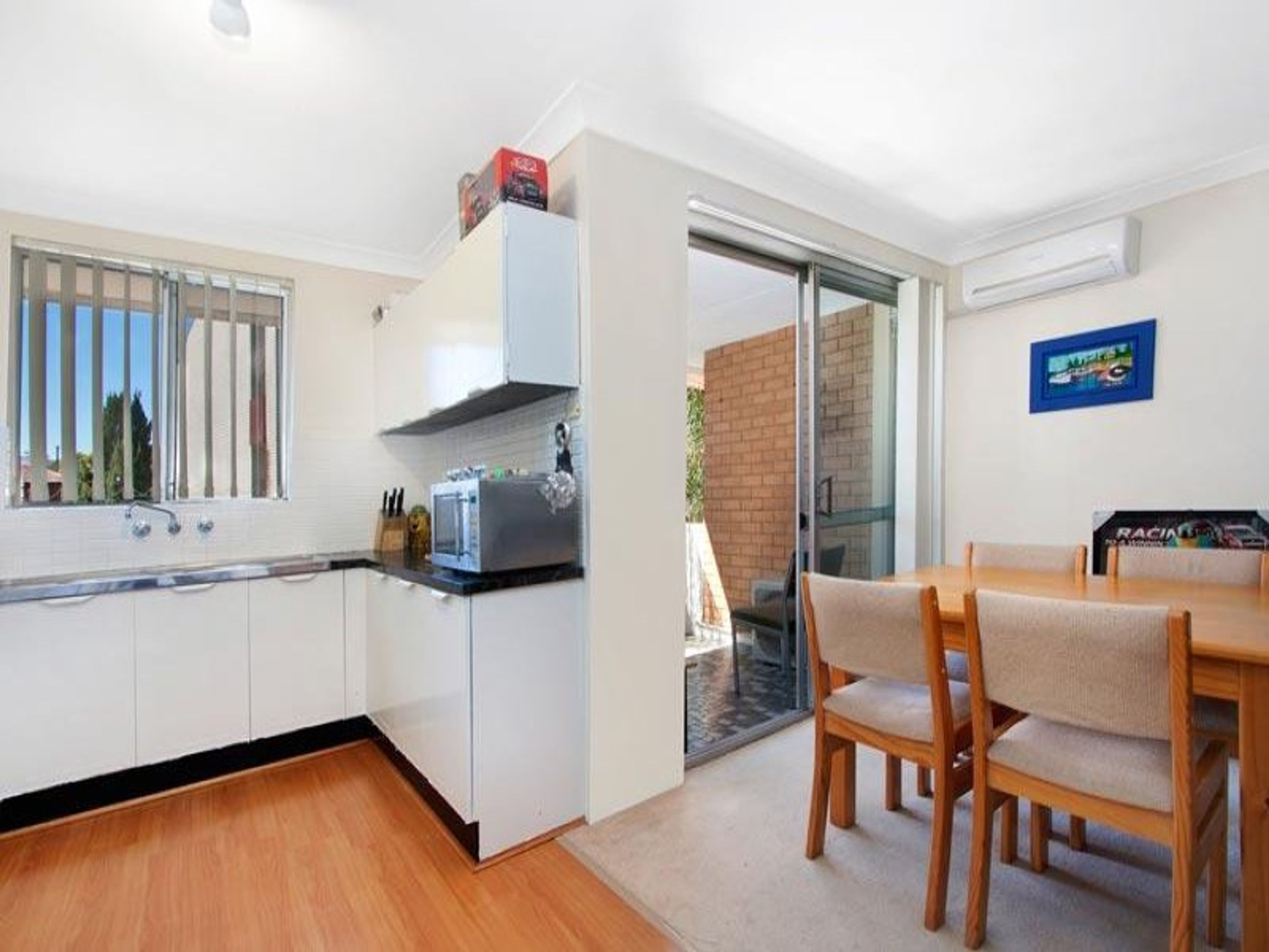 12/10, Caringbah - Thumbnail 3