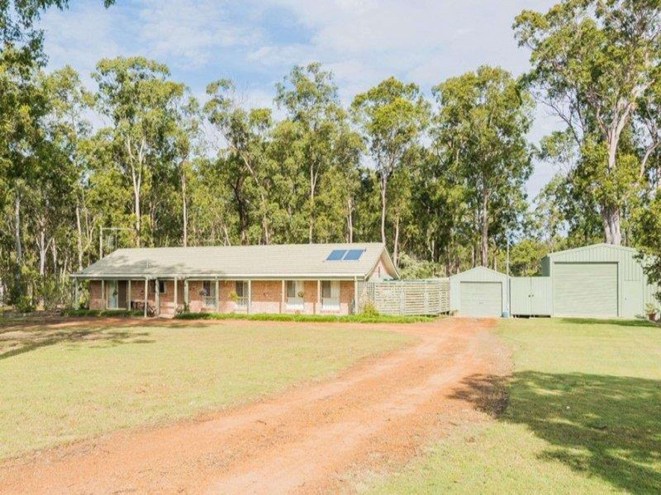 37 Hampton Road, Waterview Heights - Image 1