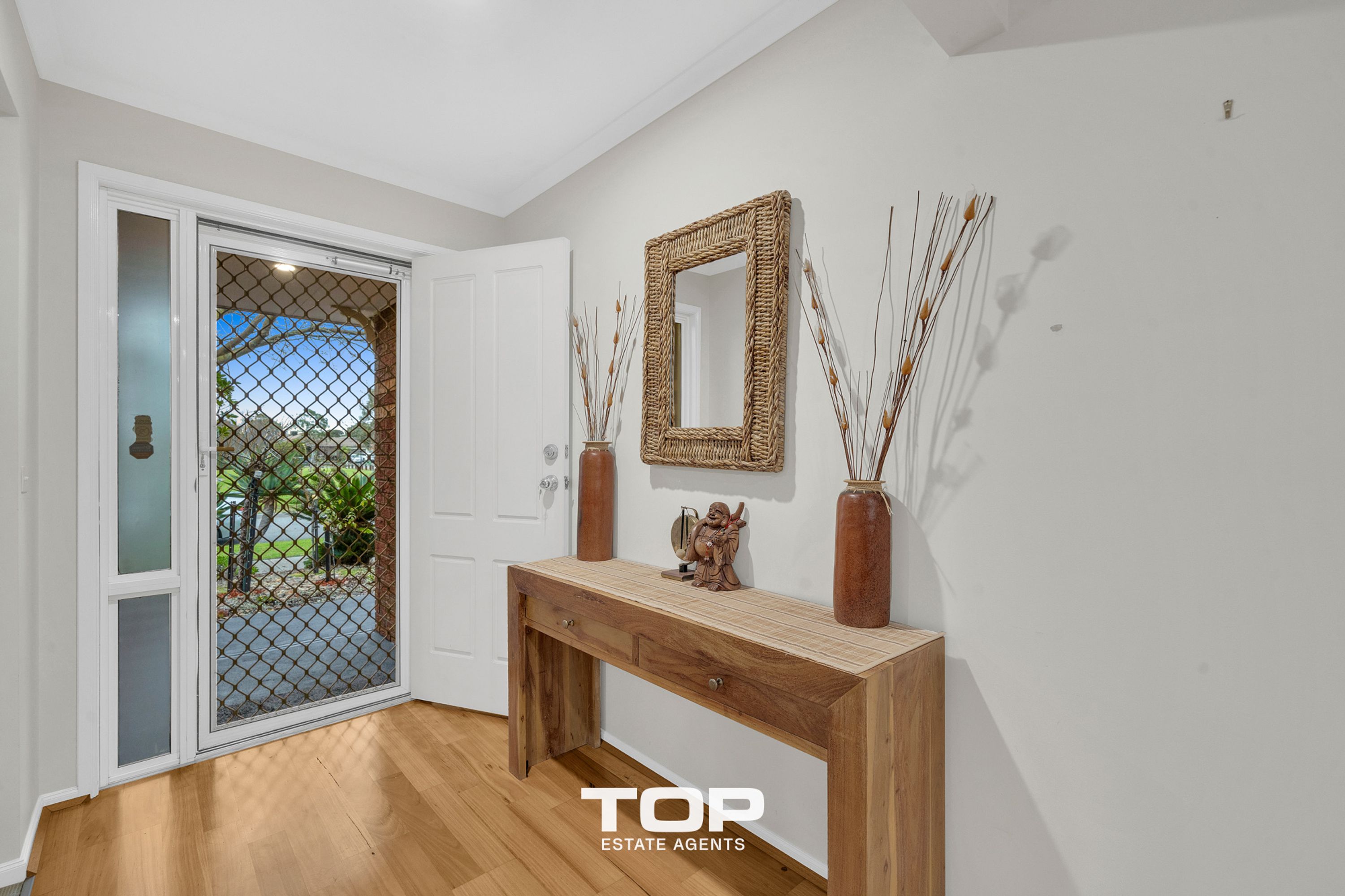 35 Penshurst Way, Cranbourne North - Thumbnail 4