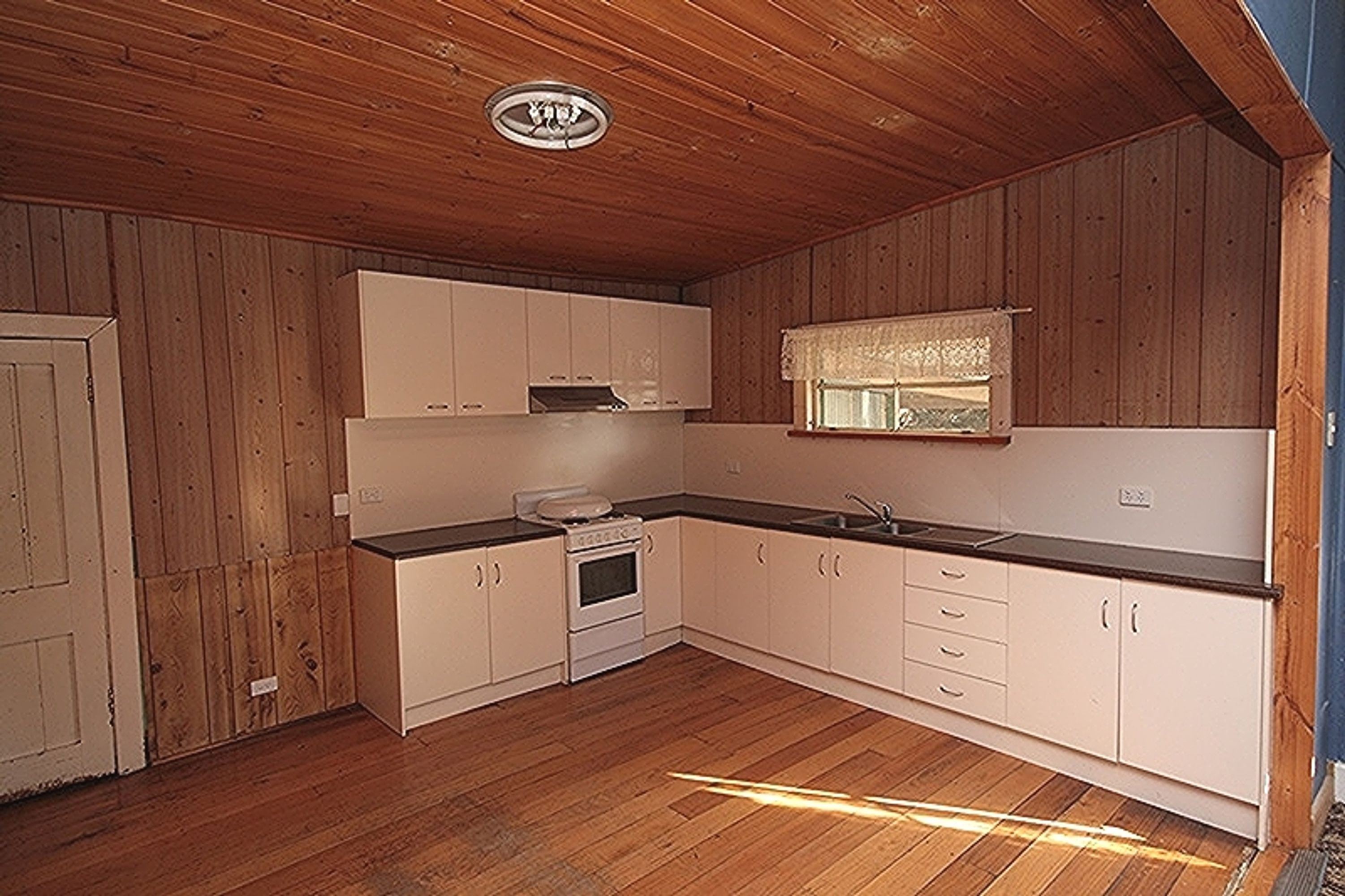29 Munro Street, Murtoa, VIC 3390, Murtoa - Thumbnail 2