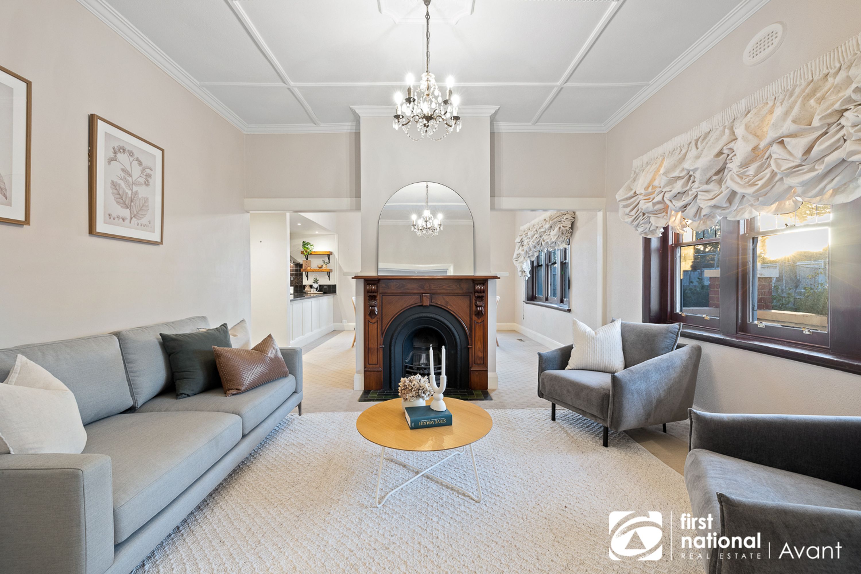 42 Whitehorse Road, Blackburn - Thumbnail 2